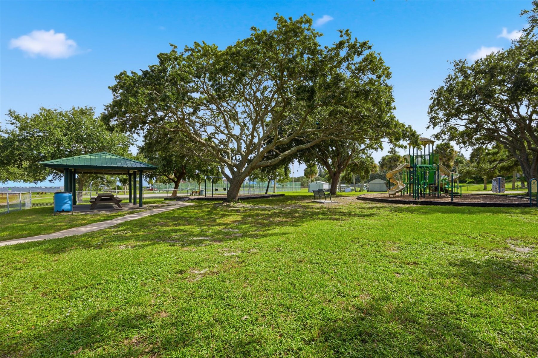  446 Coral Drive, Melbourne, FL, 32935 - 物件實景