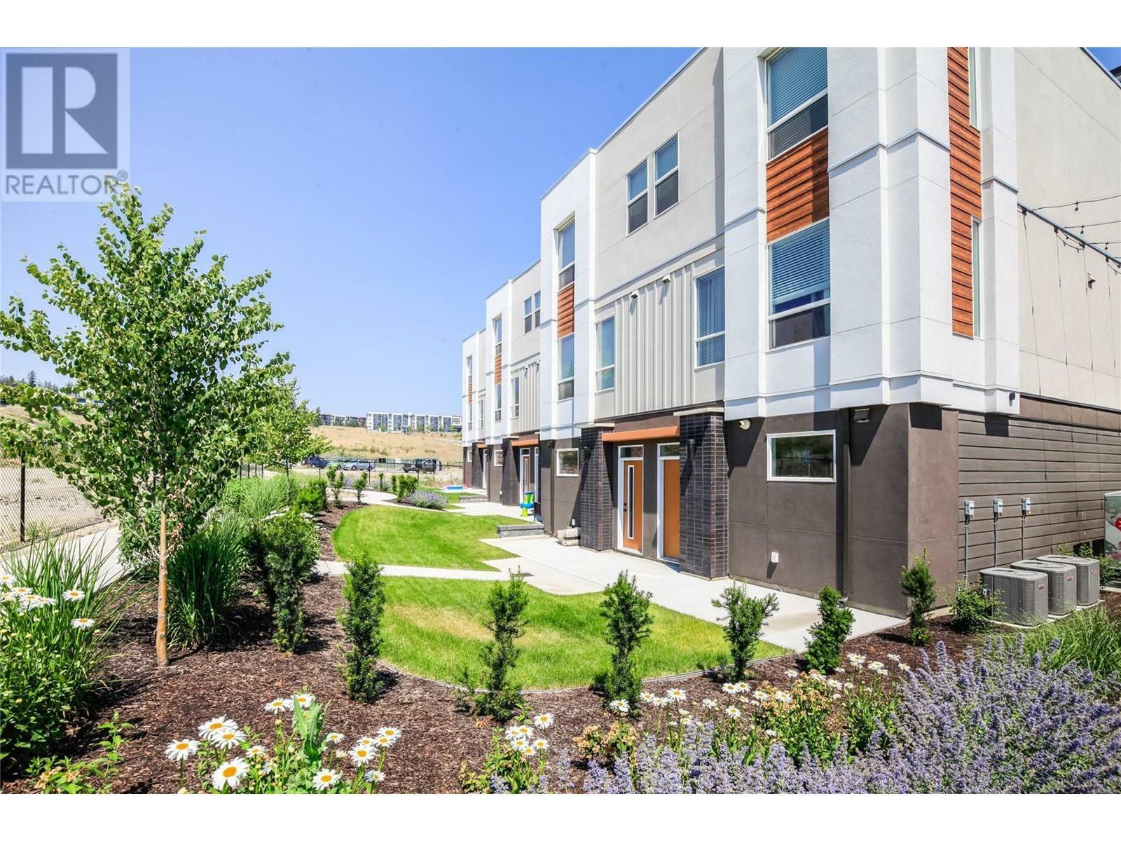 KELOWNA, British Columbia, V1Y 9T1, CA, 3 Bedrooms Bedrooms, ,3 BathroomsBathrooms,Residential,For Sale,1960359