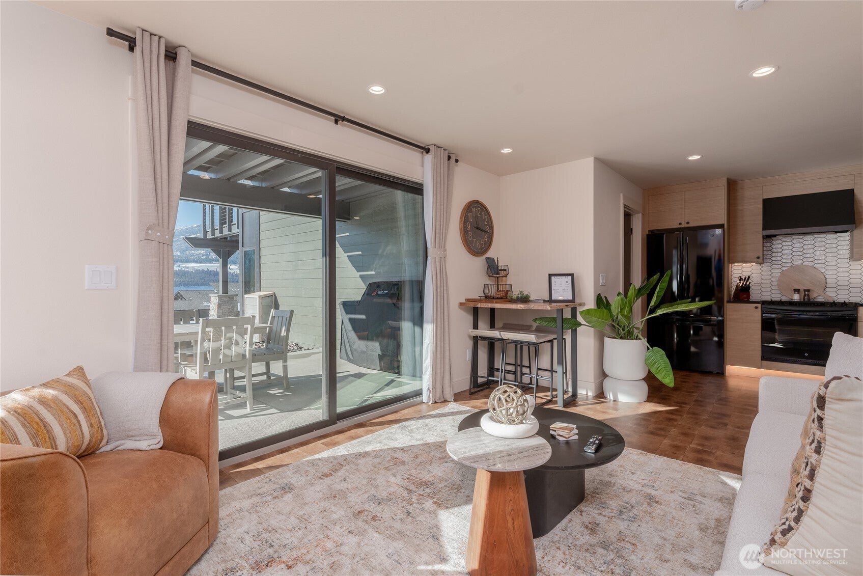 Manson, Washington, 98831, United States, 1 Bedroom Bedrooms, ,1 BathroomBathrooms,Residential,For Sale,1846564