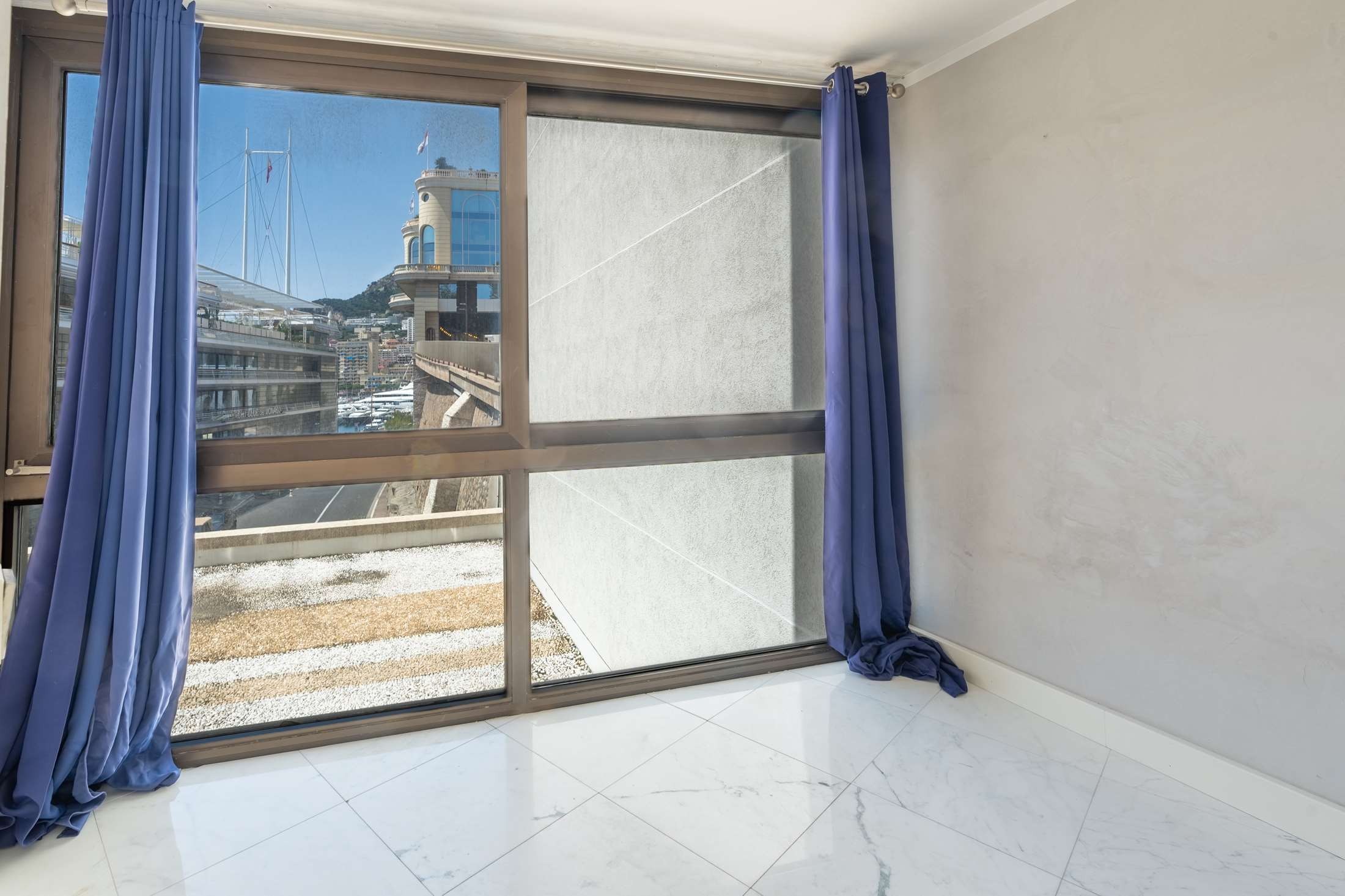  Monte Carlo Star, Wide apartement to renovate in the Carré d
