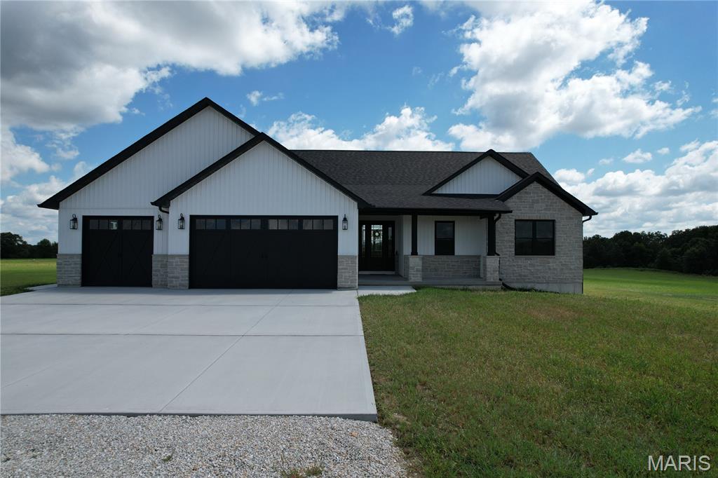 Troy, Missouri, 63379, United States, 4 Bedrooms Bedrooms, ,4 BathroomsBathrooms,Residential,For Sale,1913425