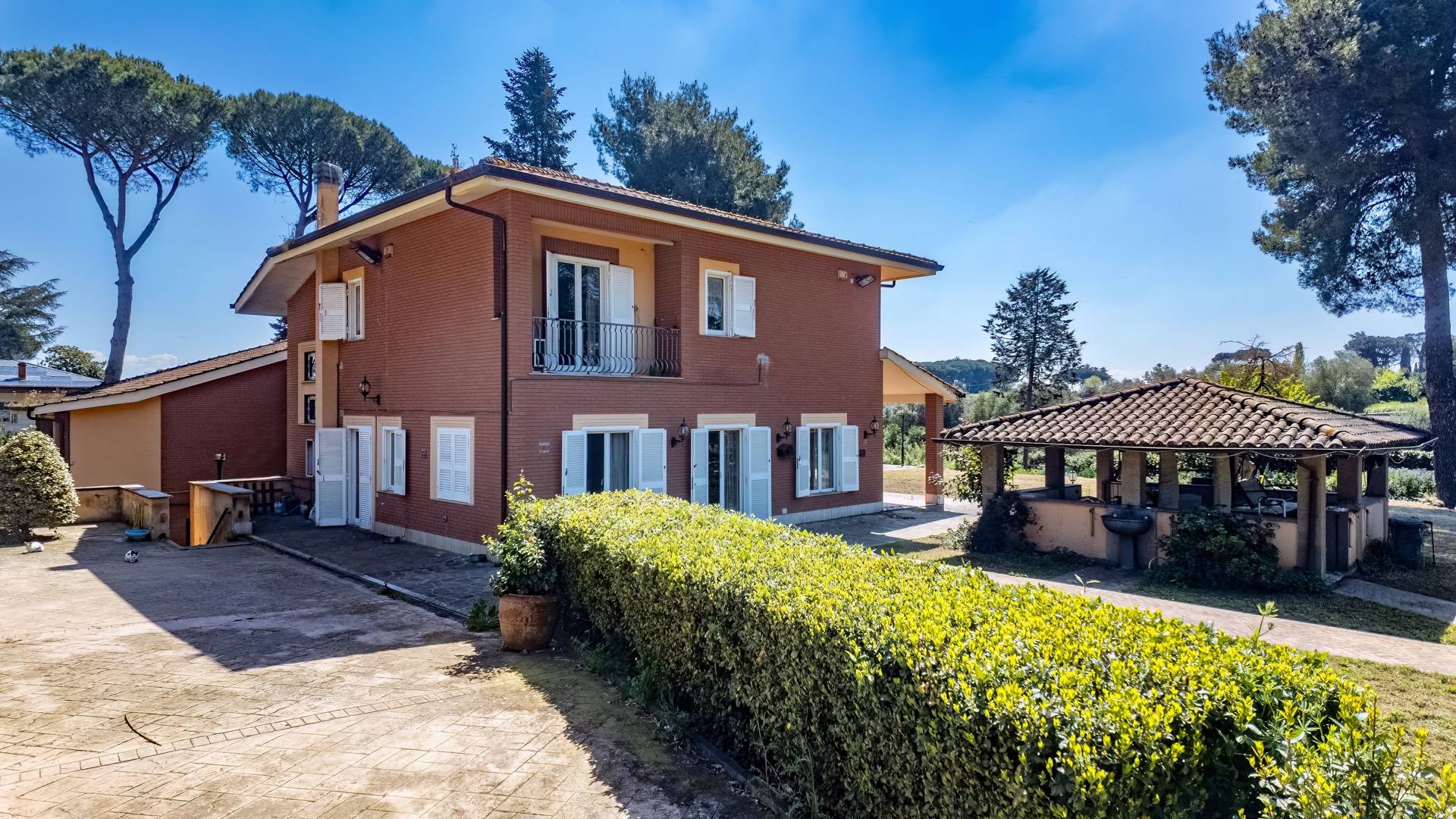 Roma, Roma, 00100, IT, 4 Bedrooms Bedrooms, ,4 BathroomsBathrooms,Residential,For Sale,1932410