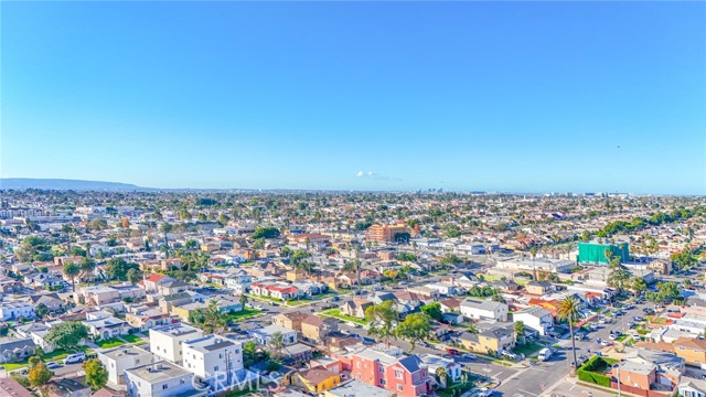 Los Angeles, California, 90047, United States, 5 Bedrooms Bedrooms, ,Residential,For Sale,2009243