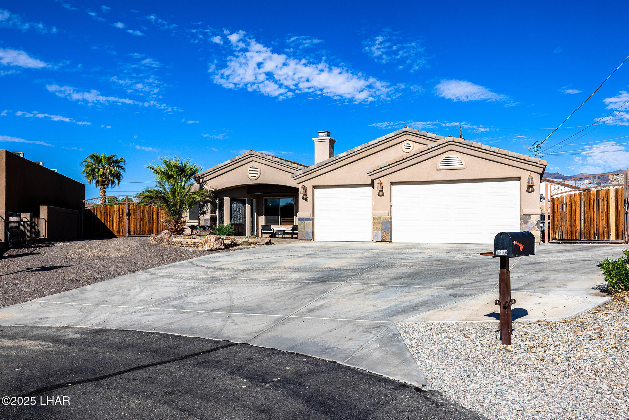Lake Havasu City, Arizona, 86404, United States, 3 Bedrooms Bedrooms, ,2 BathroomsBathrooms,Residential,For Sale,2001874
