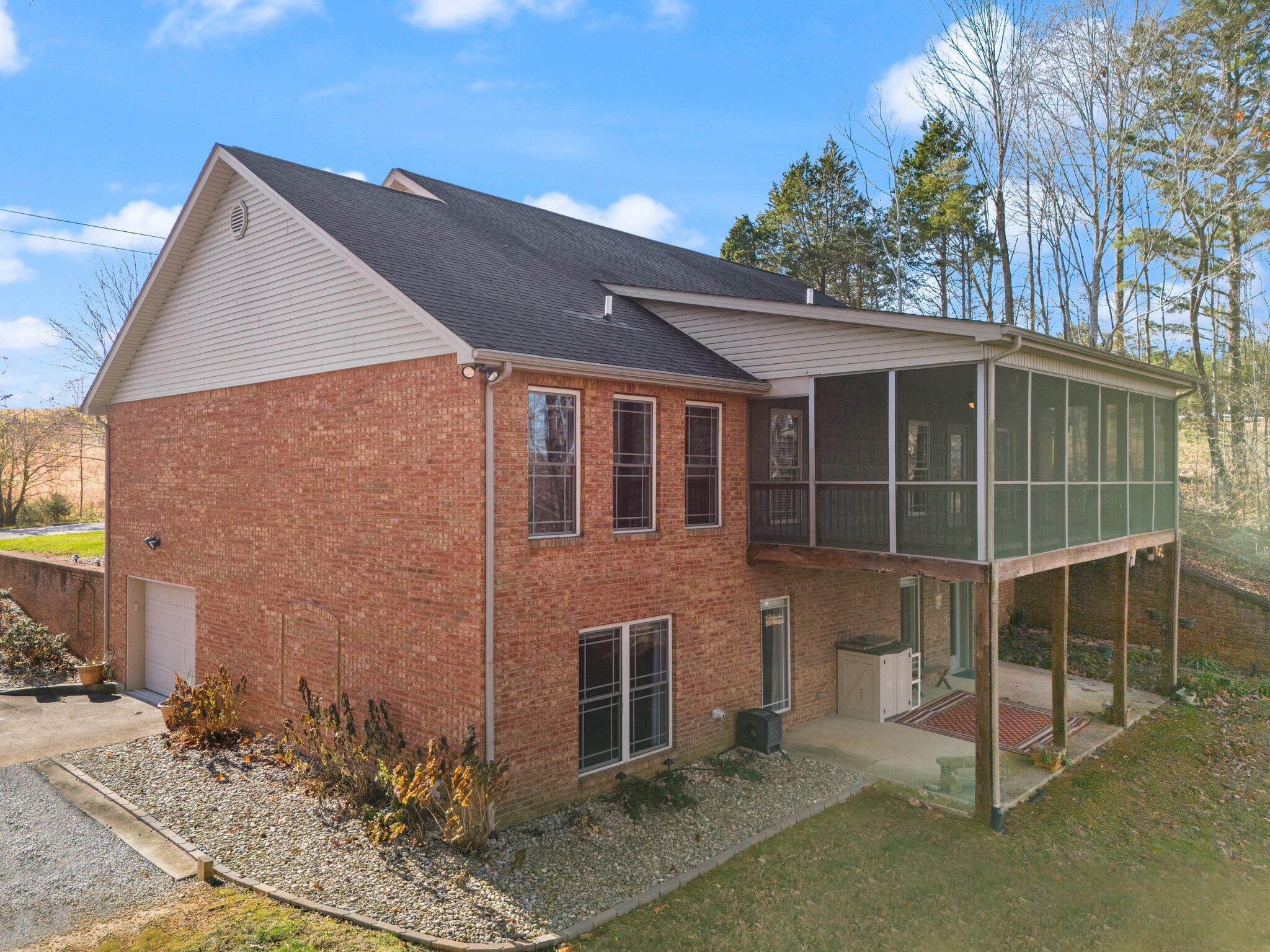 Monticello, Kentucky, 42633, United States, 4 Bedrooms Bedrooms, ,3 BathroomsBathrooms,Residential,For Sale,1691685