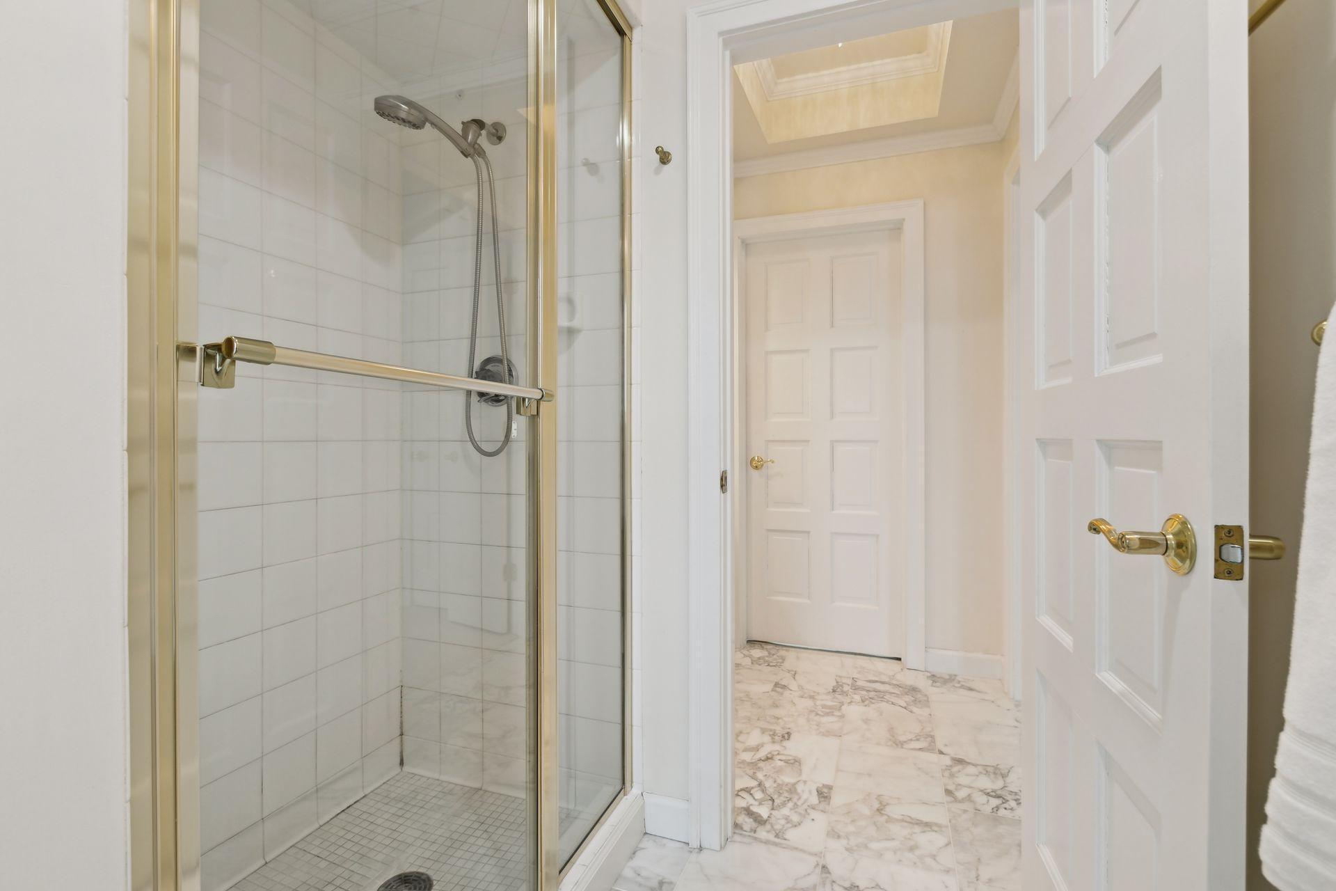 Minneapolis, Minnesota, 55403, United States, 2 Bedrooms Bedrooms, ,1 BathroomBathrooms,Residential,For Sale,1829145