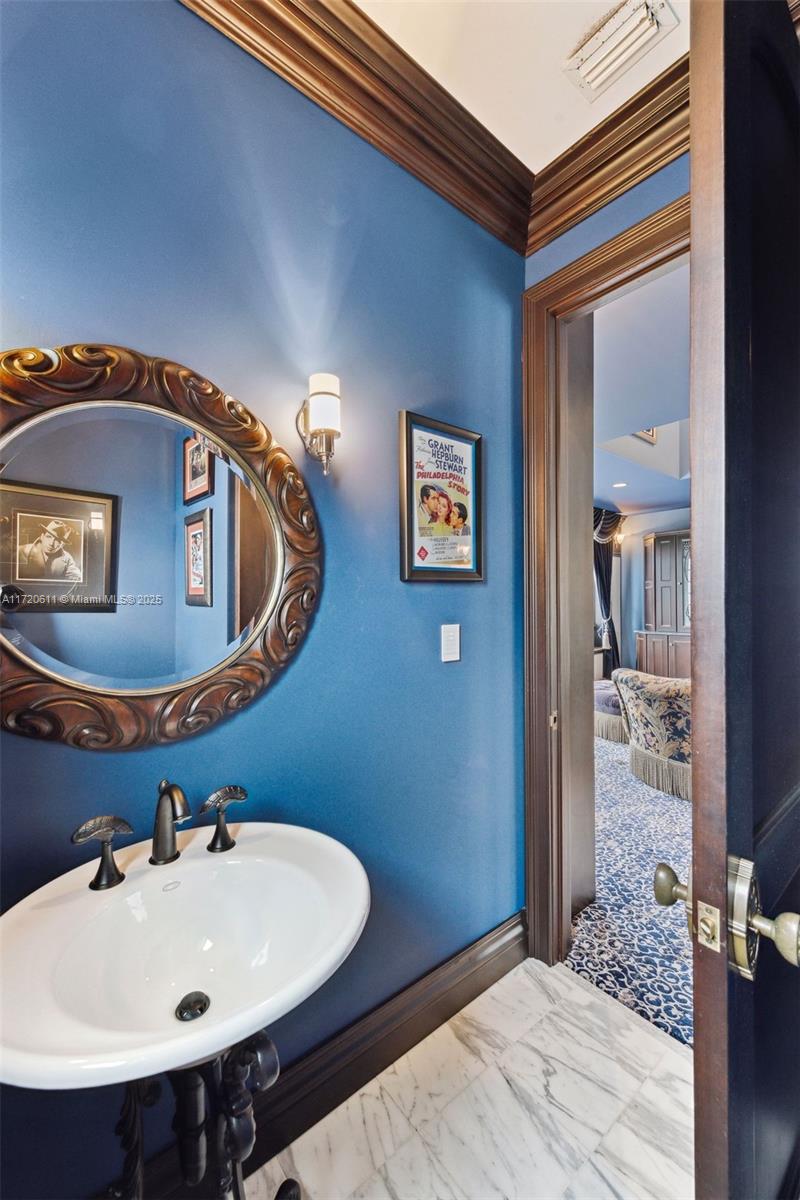 Marathon, Florida, 33050, United States, 5 Bedrooms Bedrooms, ,9 BathroomsBathrooms,Residential,For Sale,1933617