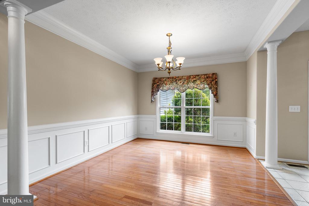 Fredericksburg, Virginia, 22401, United States, 5 Bedrooms Bedrooms, ,3 BathroomsBathrooms,Residential,For Sale,1920807