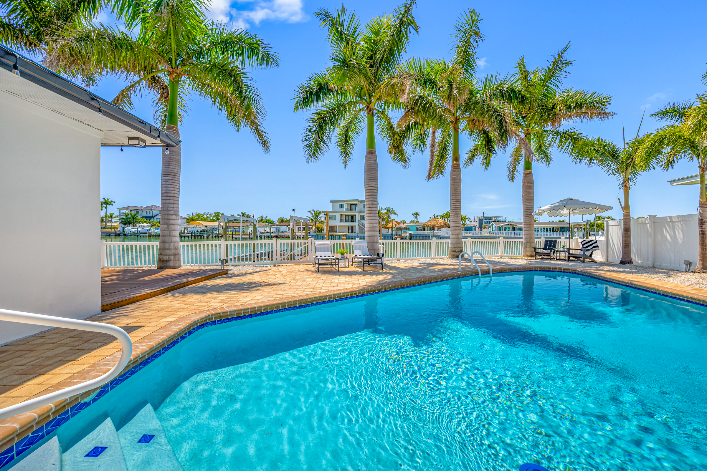 St Petersburg, Florida, 33707, United States, 3 Bedrooms Bedrooms, ,2 BathroomsBathrooms,Residential,For Sale,2034838