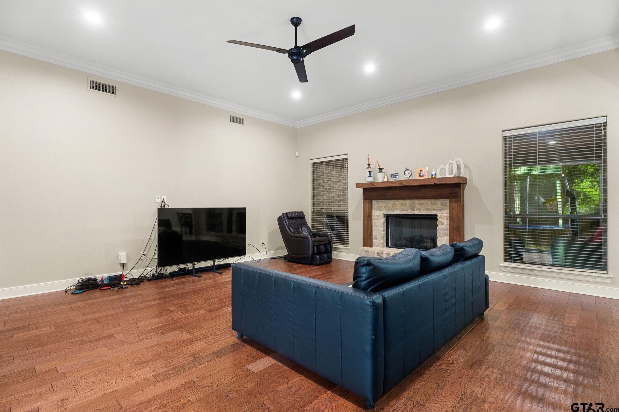 Tyler, Texas, 75703, United States, 4 Bedrooms Bedrooms, ,6 BathroomsBathrooms,Residential,For Sale,1818299