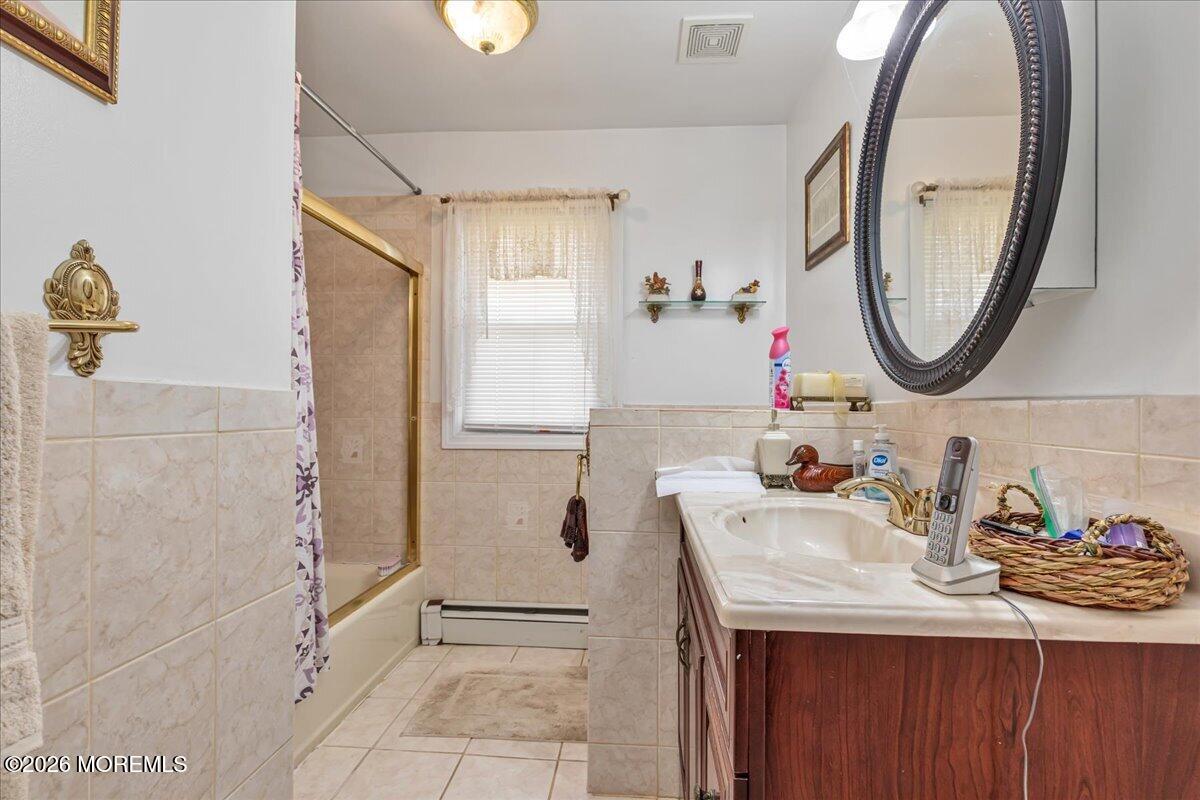 Aberdeen, New Jersey, 07747, United States, 3 Bedrooms Bedrooms, ,2 BathroomsBathrooms,Residential,For Sale,2038481