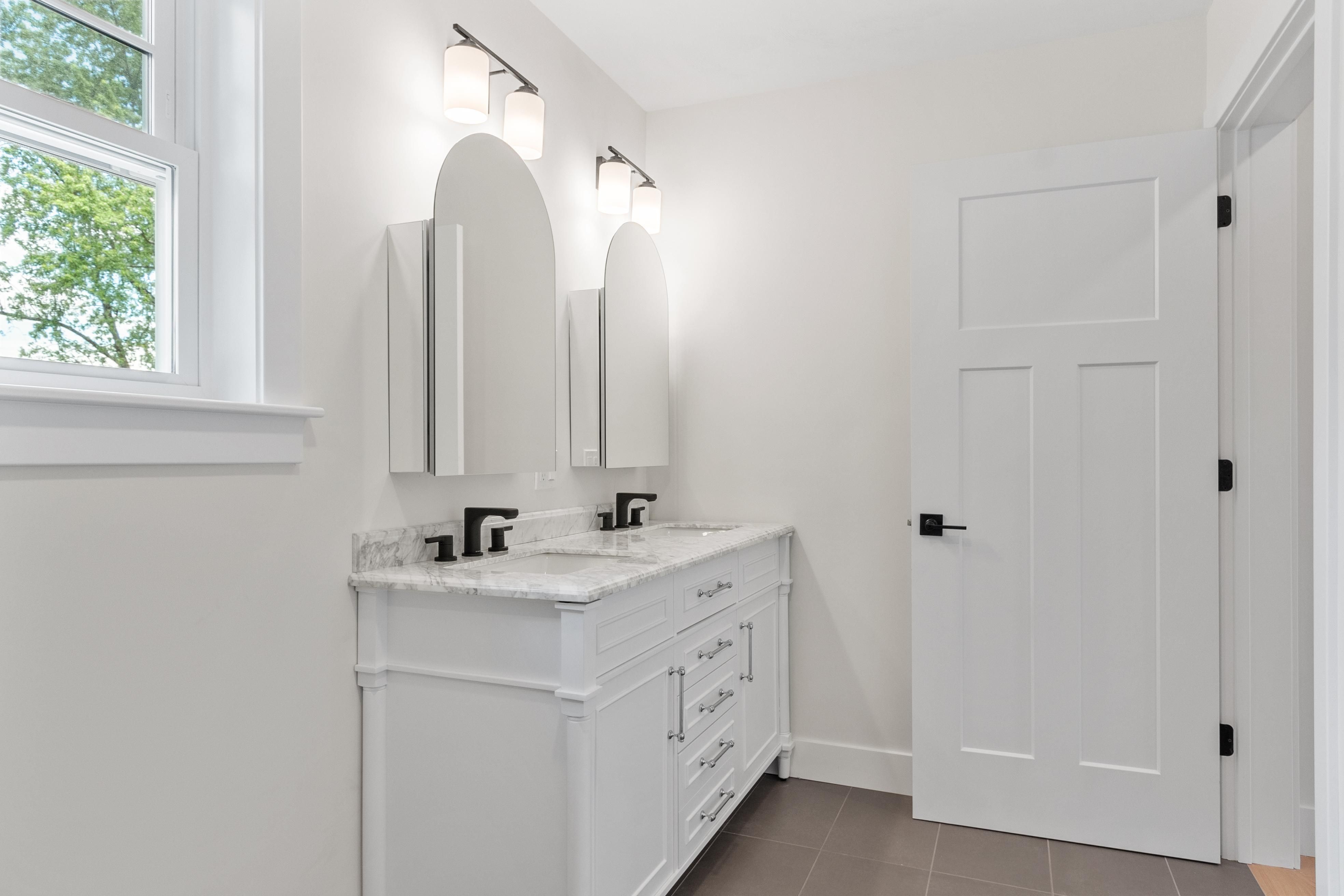  60 Neillian Street, Bedford, MA, 01730 - 物件實景