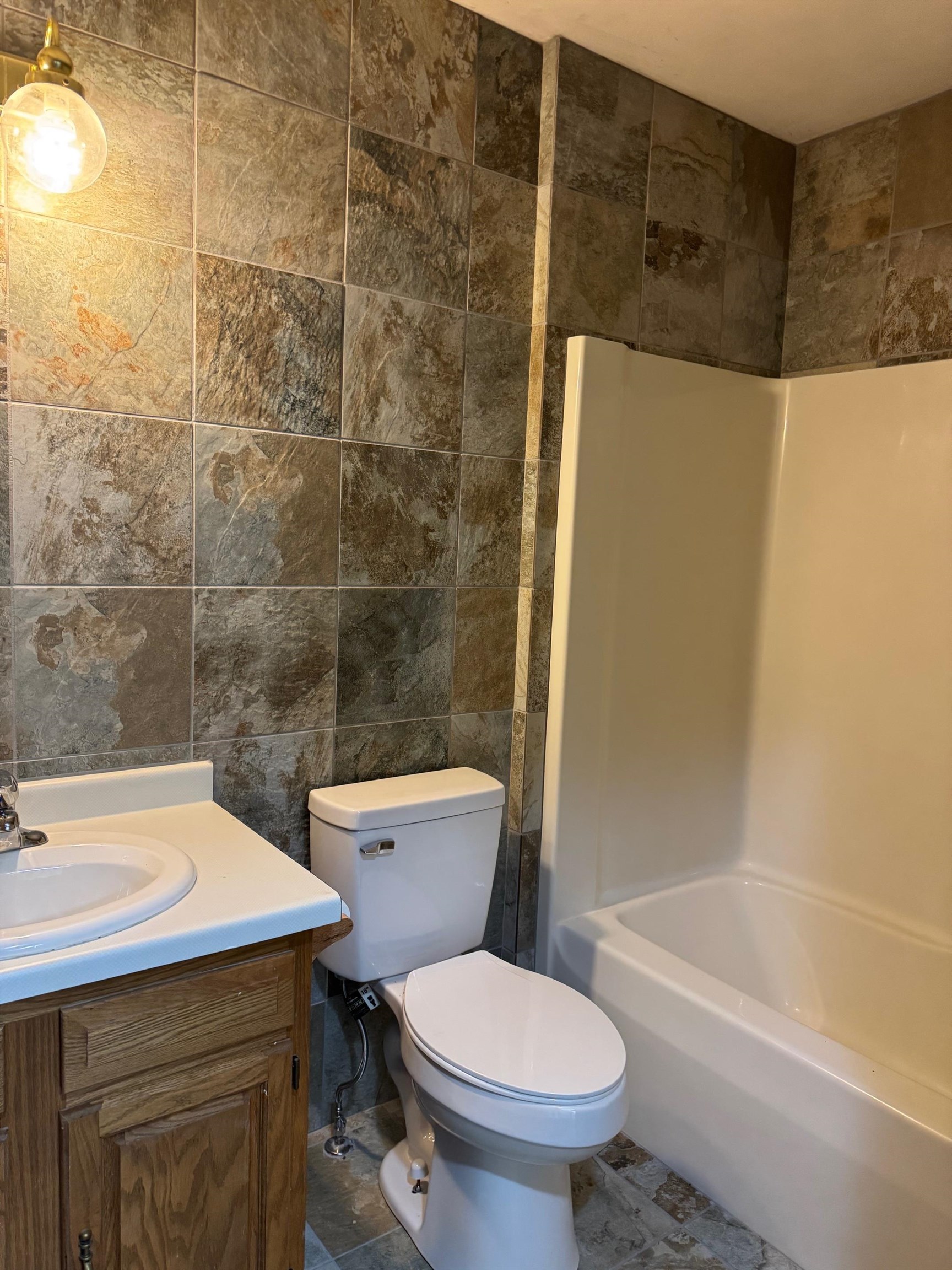 Janesville, Wisconsin, 53546, United States, 6 Bedrooms Bedrooms, ,5 BathroomsBathrooms,Residential,For Sale,1900550