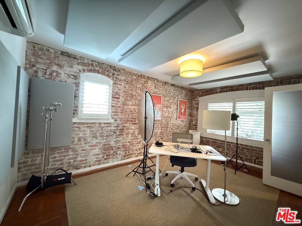 Venice, California, 90291, United States, 2 Bedrooms Bedrooms, ,2 BathroomsBathrooms,Residential,For Sale,1989635