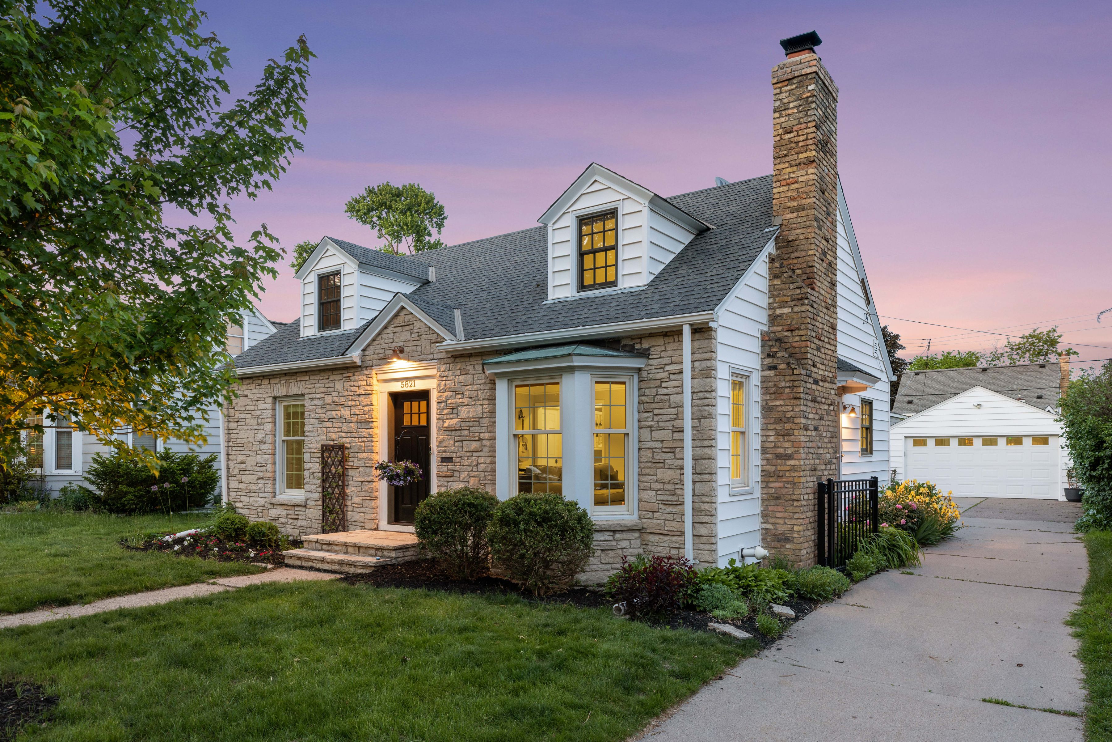  Elegant Cape Cod Living with Timeless Architectural Detail - 物件實景