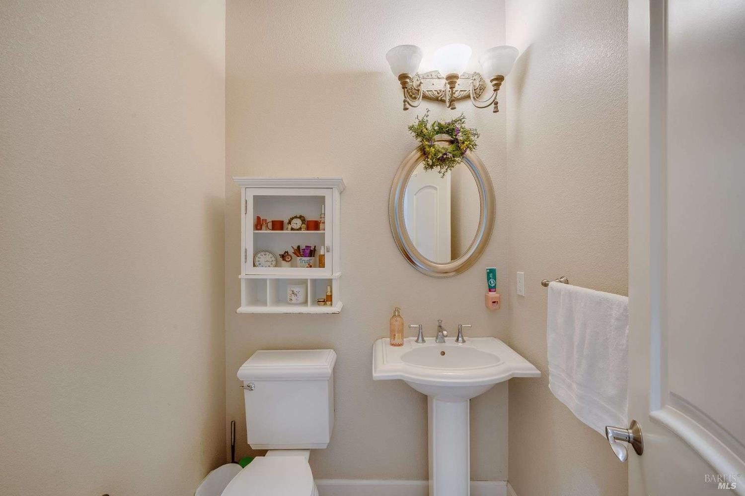 Santa Rosa, California, 95403, United States, 4 Bedrooms Bedrooms, ,4 BathroomsBathrooms,Residential,For Sale,1981253