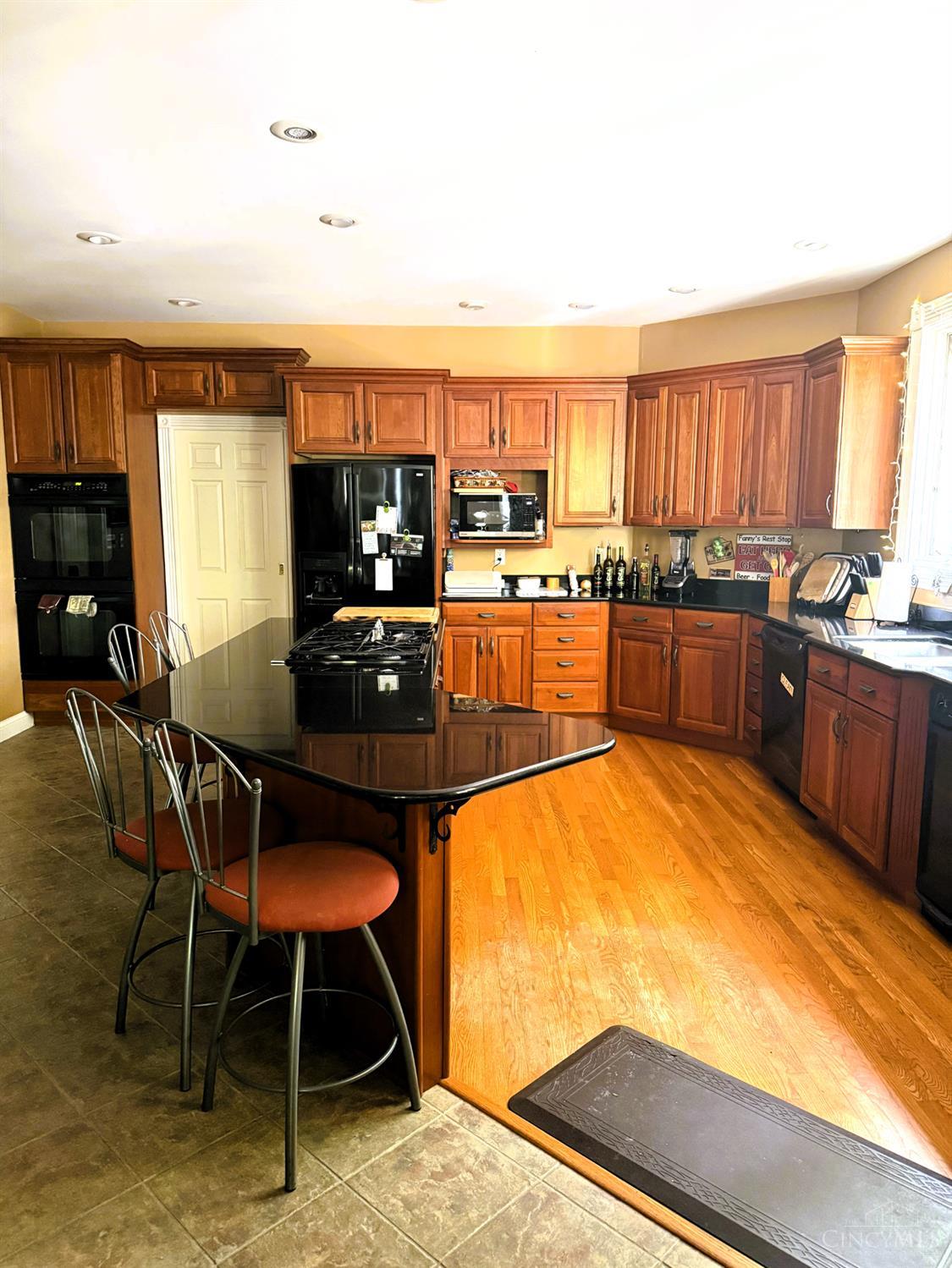 Montgomery, Ohio, 45242, United States, 5 Bedrooms Bedrooms, ,6 BathroomsBathrooms,Residential,For Sale,1914121