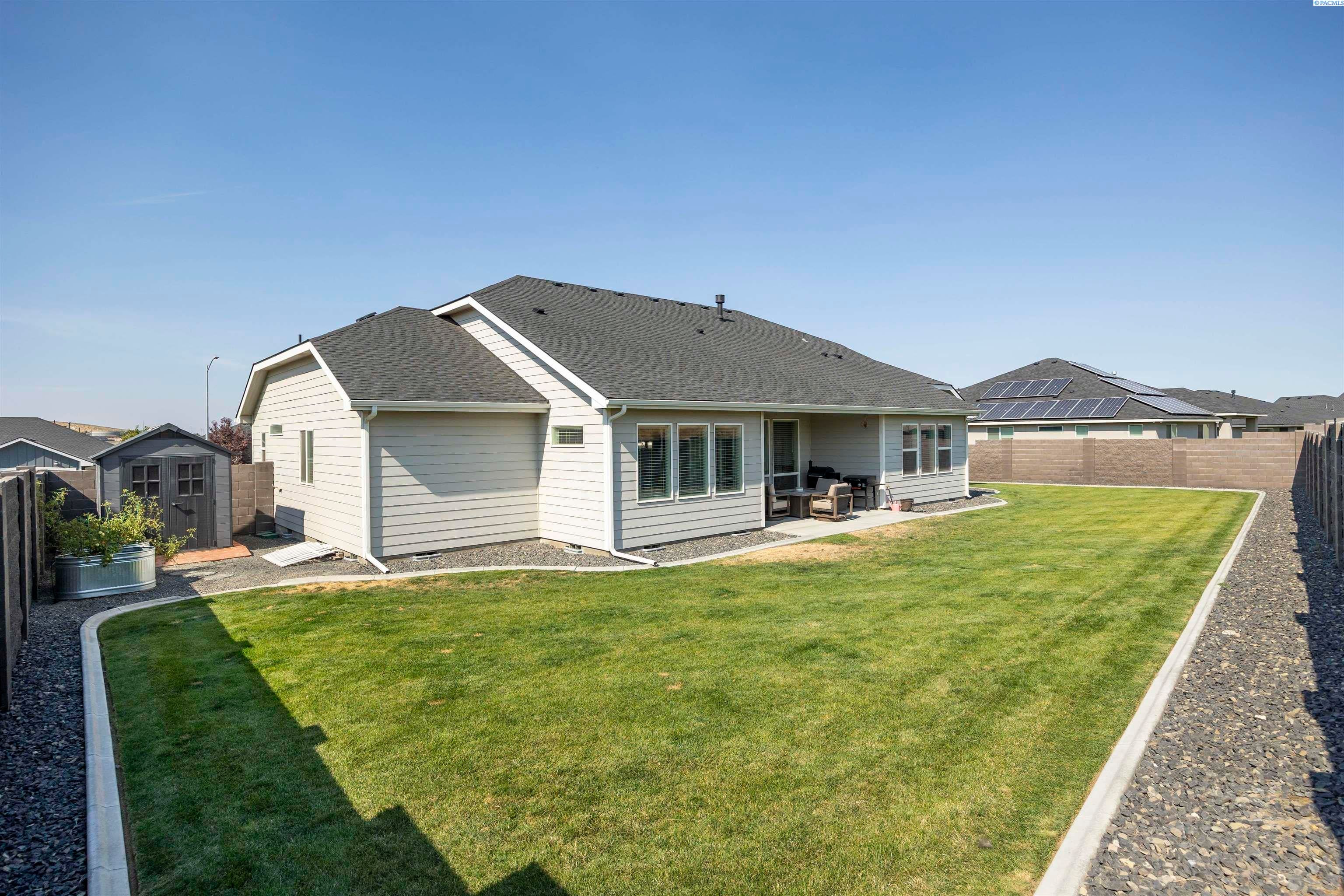 Kennewick, Washington, 99338, United States, 4 Bedrooms Bedrooms, ,3 BathroomsBathrooms,Residential,For Sale,1977201