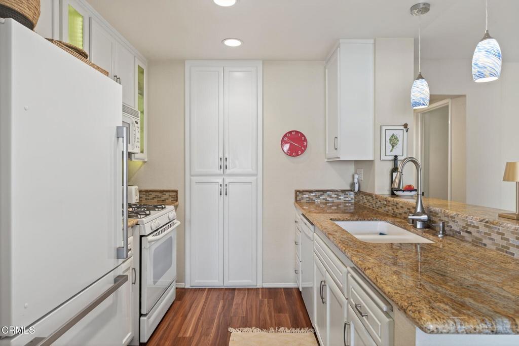 Oxnard, California, 93035, United States, 2 Bedrooms Bedrooms, ,2 BathroomsBathrooms,Residential,For Sale,1926318