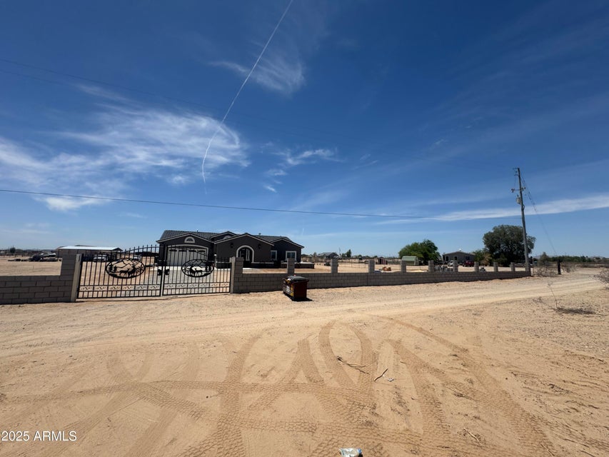 Tonopah, Arizona, 85354, United States, 4 Bedrooms Bedrooms, ,1 BathroomBathrooms,Residential,For Sale,1975997