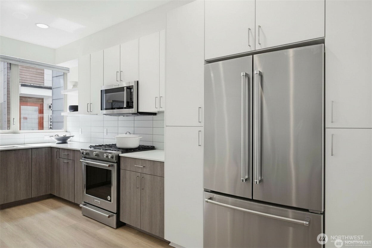 Seattle, Washington, 98144, United States, 3 Bedrooms Bedrooms, ,2 BathroomsBathrooms,Residential,For Sale,2049305