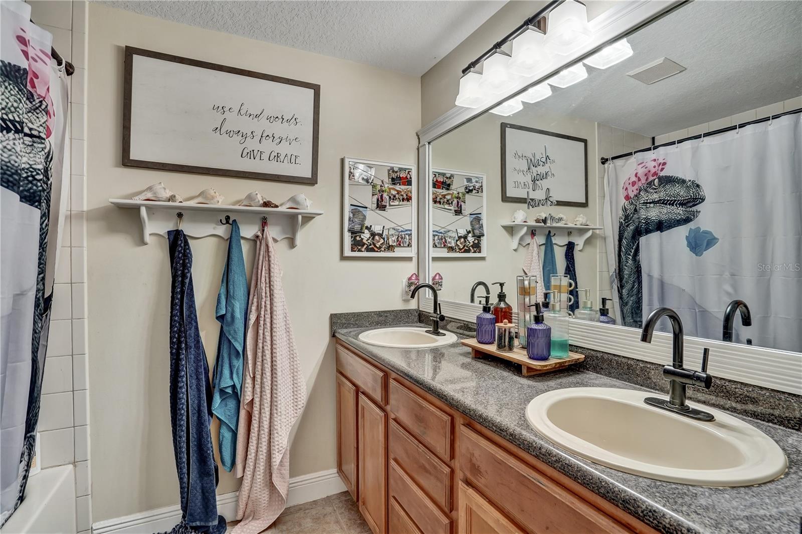 GROVELAND, Florida, 34736, United States, 5 Bedrooms Bedrooms, ,3 BathroomsBathrooms,Residential,For Sale,1707608