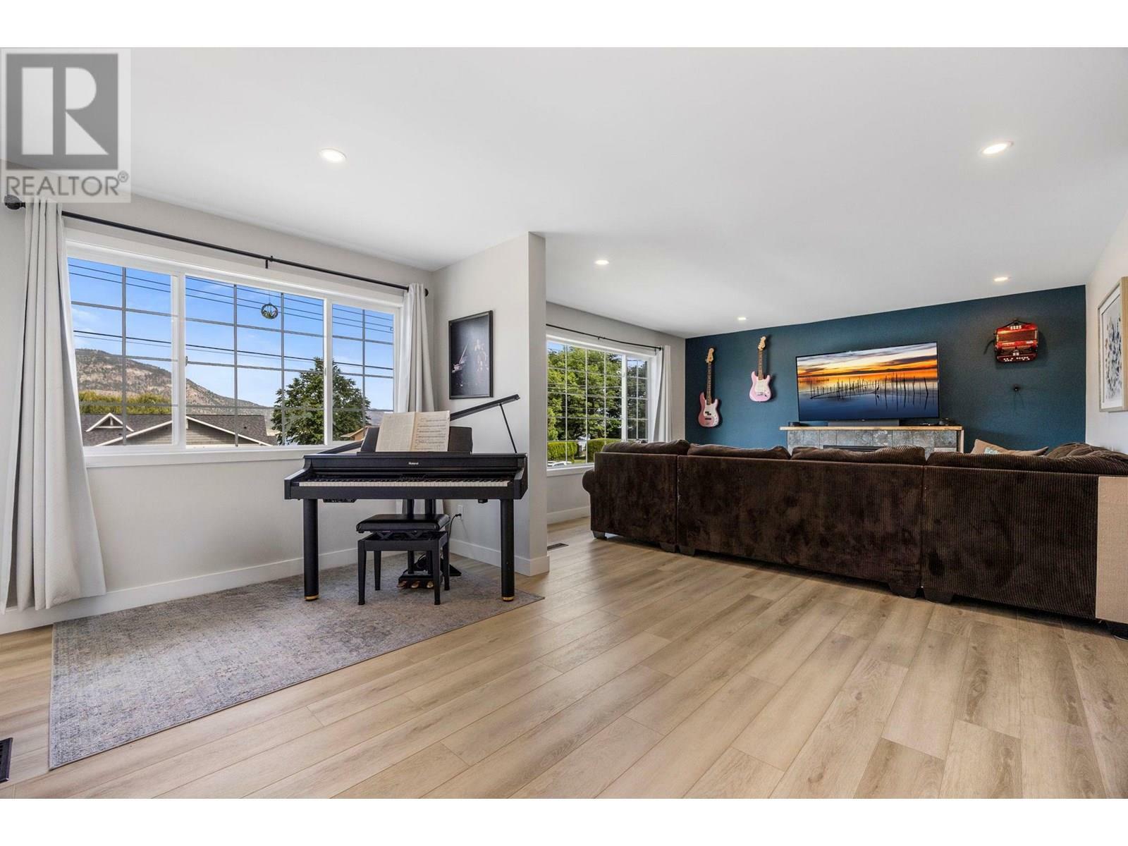 PENTICTON, British Columbia, V2A 1A7, CA, 6 Bedrooms Bedrooms, ,4 BathroomsBathrooms,Residential,For Sale,1859946