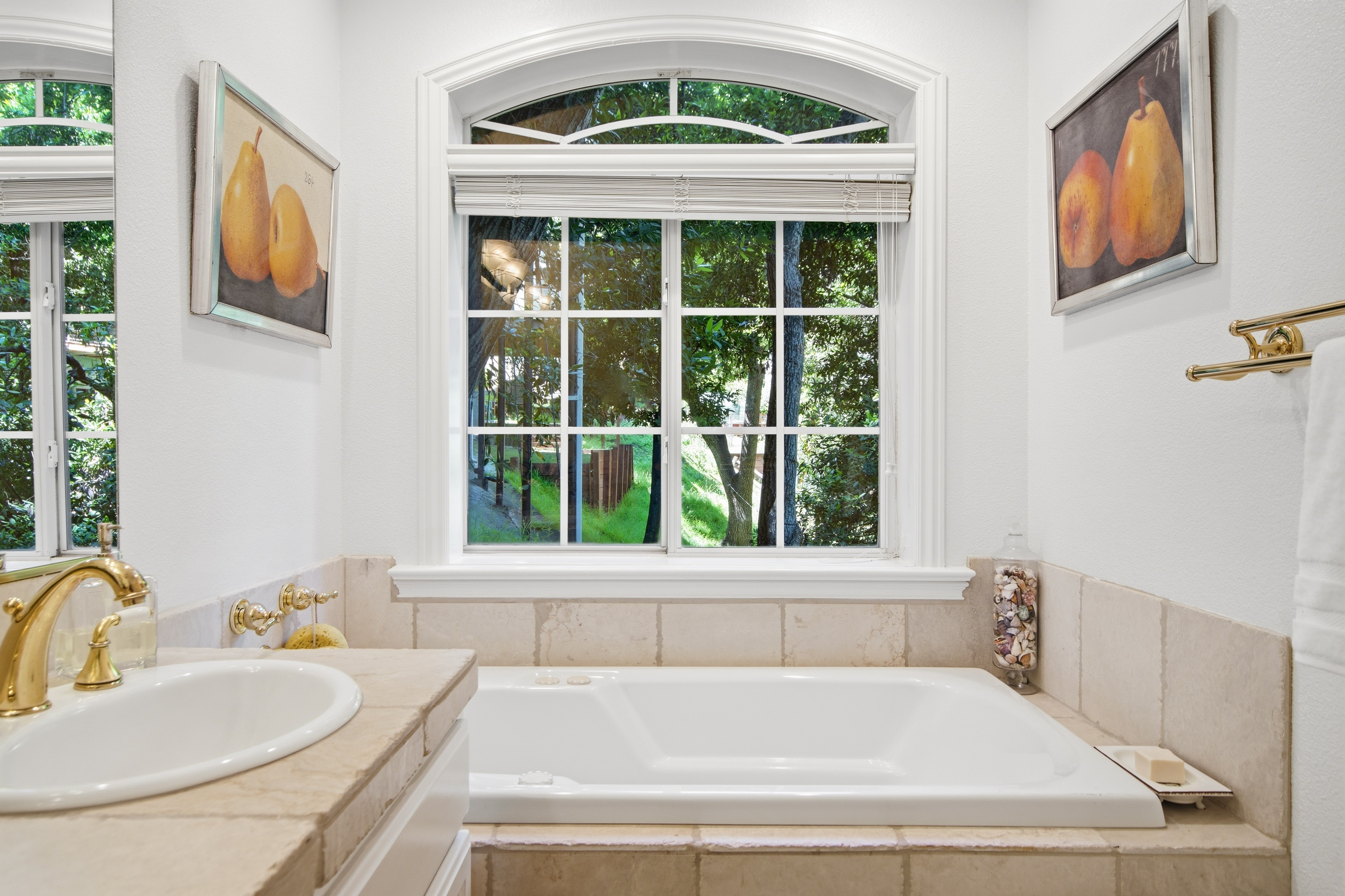  Prime Belmont Hills Home with Bay Views - 物件實景