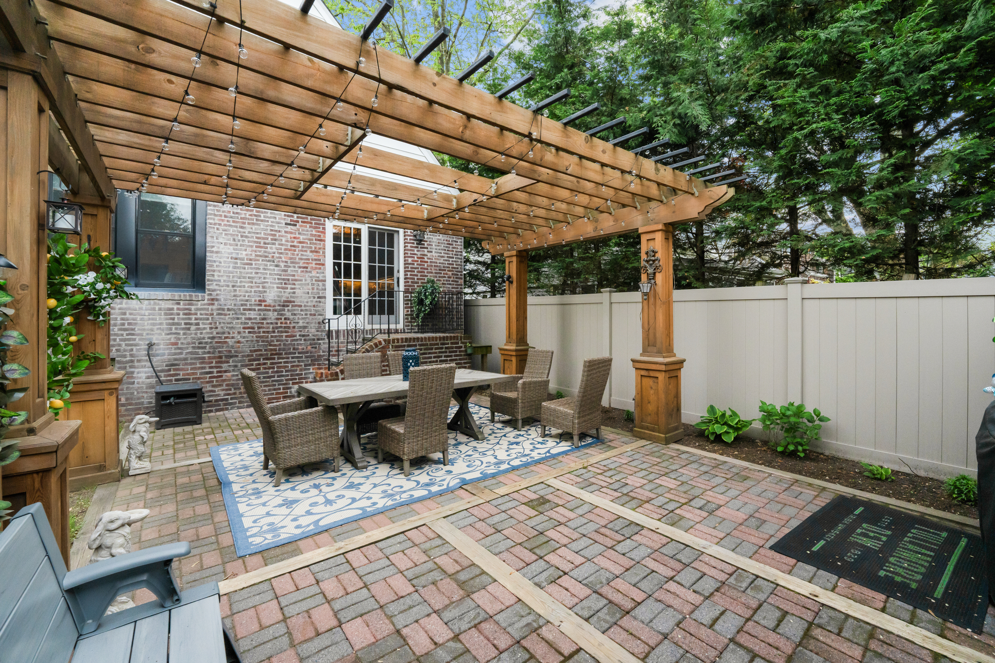 Oceanside, New York, 11572, United States, 3 Bedrooms Bedrooms, ,2 BathroomsBathrooms,Residential,For Sale,1928252
