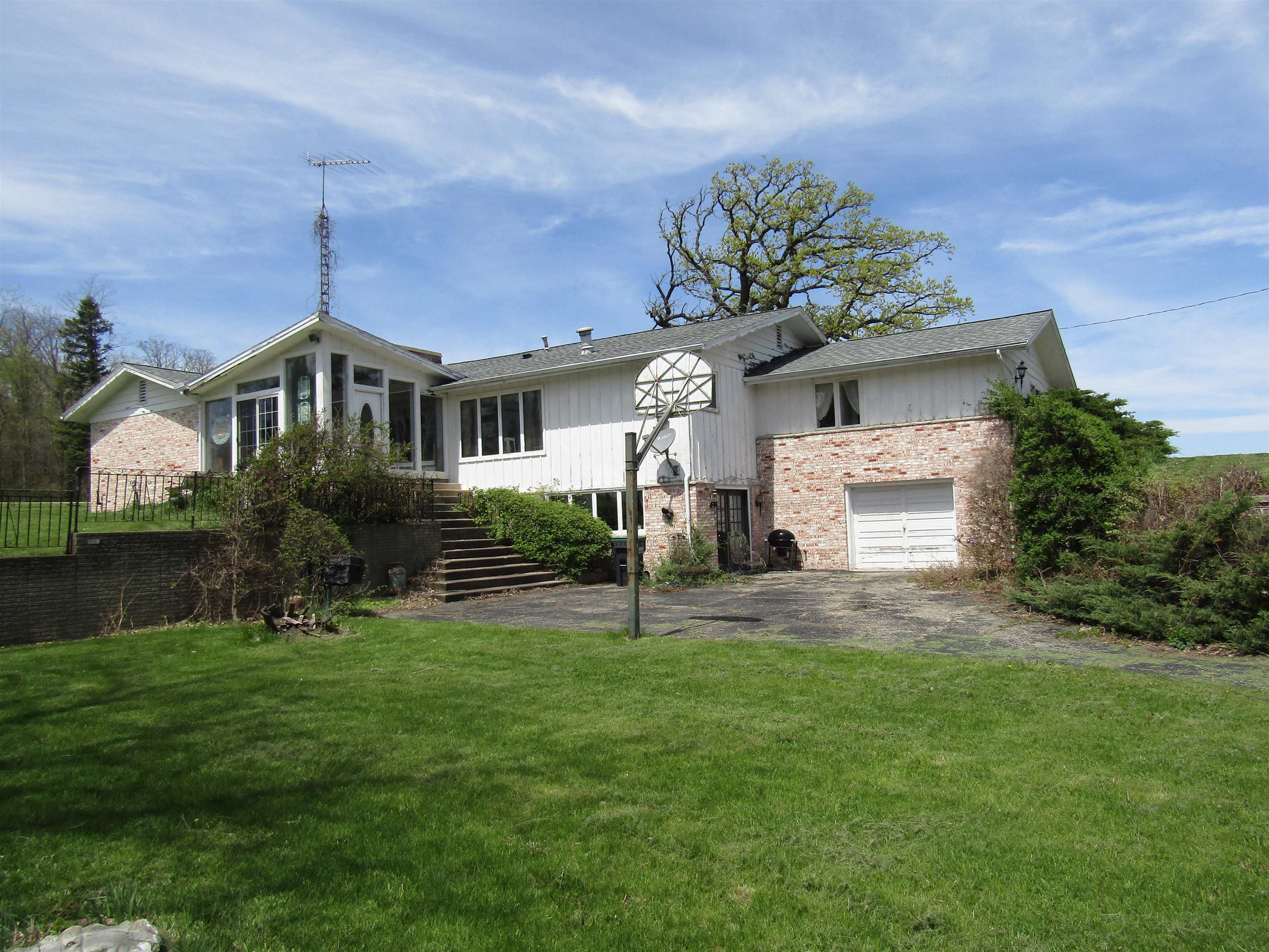 Beloit, Wisconsin, 53511, United States, 6 Bedrooms Bedrooms, ,5 BathroomsBathrooms,Residential,For Sale,1923330