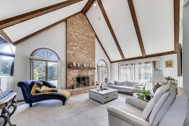 Barrington, Illinois, 60010, United States, 5 Bedrooms Bedrooms, ,6 BathroomsBathrooms,Residential,For Sale,2048661