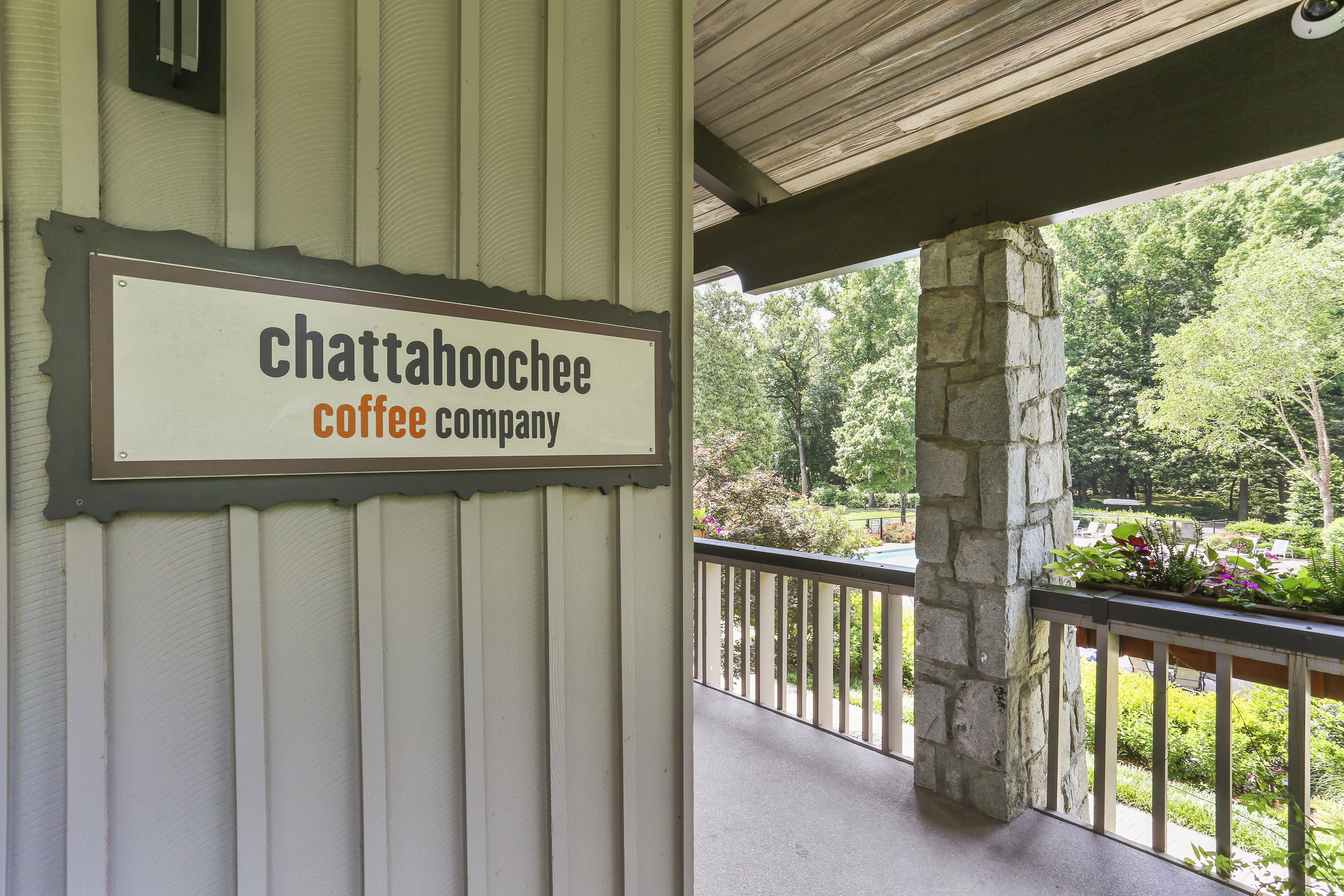  Mid-Century Modern Townhome in Gated Community Along The Chattahoochee River - 物件實景
