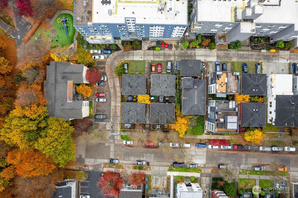 Seattle, Washington, 98144, United States, 2 Bedrooms Bedrooms, ,2 BathroomsBathrooms,Residential,For Sale,1987388