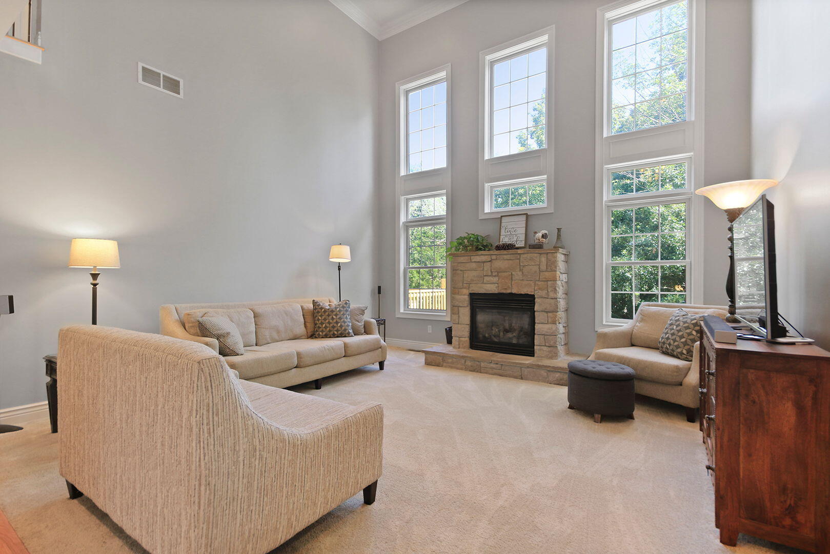 COLUMBIA, Missouri, 65203, United States, 5 Bedrooms Bedrooms, ,4 BathroomsBathrooms,Residential,For Sale,1983136