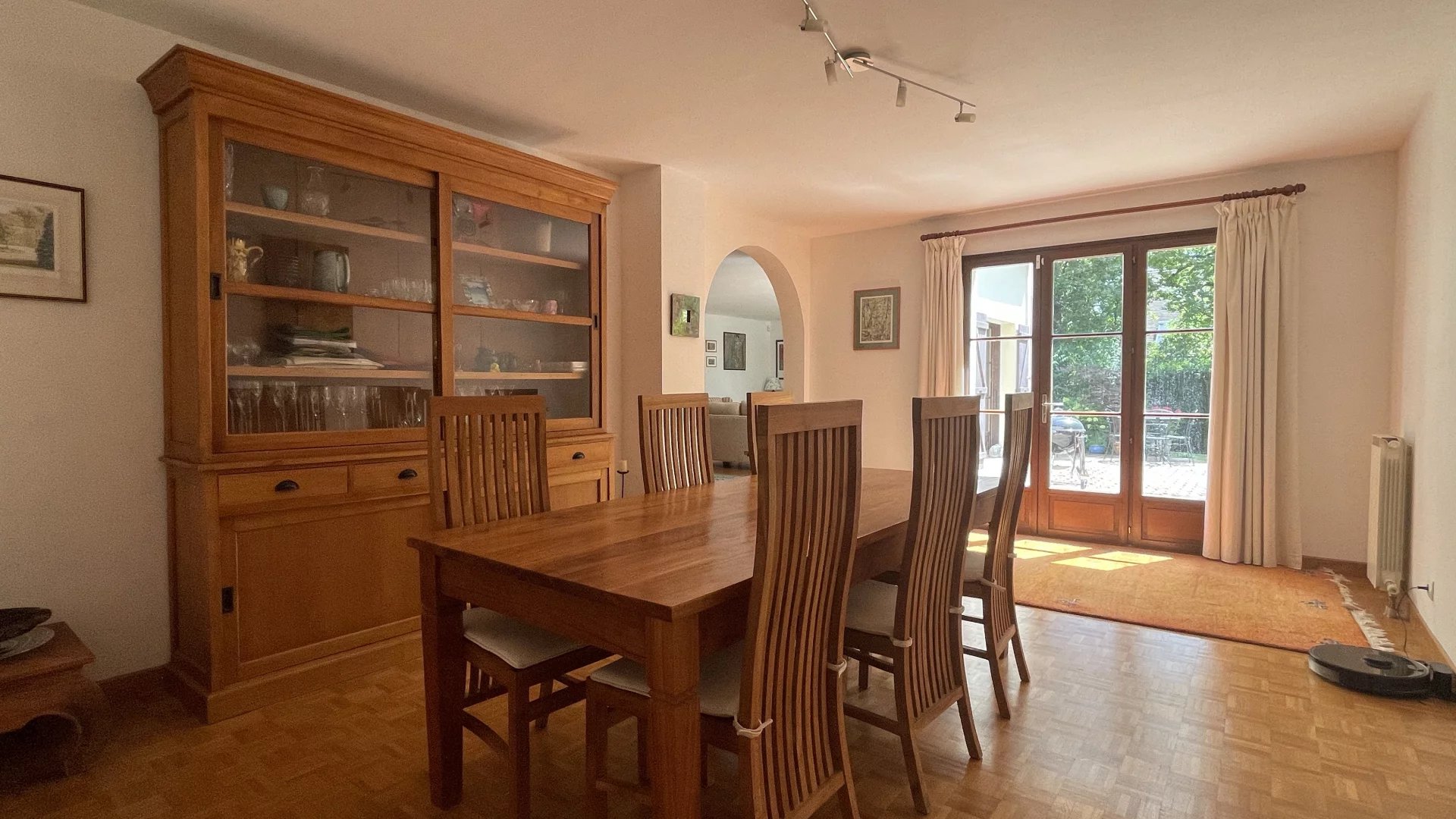 Samois-sur-Seine, Île-de-France, 77920, FR, 5 Bedrooms Bedrooms, ,4 BathroomsBathrooms,Residential,For Sale,1600874
