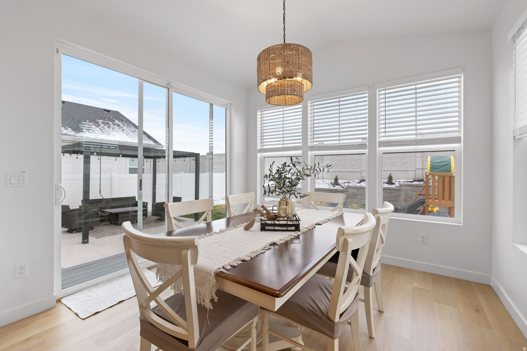 West Jordan, Utah, 84081, United States, 4 Bedrooms Bedrooms, ,3 BathroomsBathrooms,Residential,For Sale,2001617