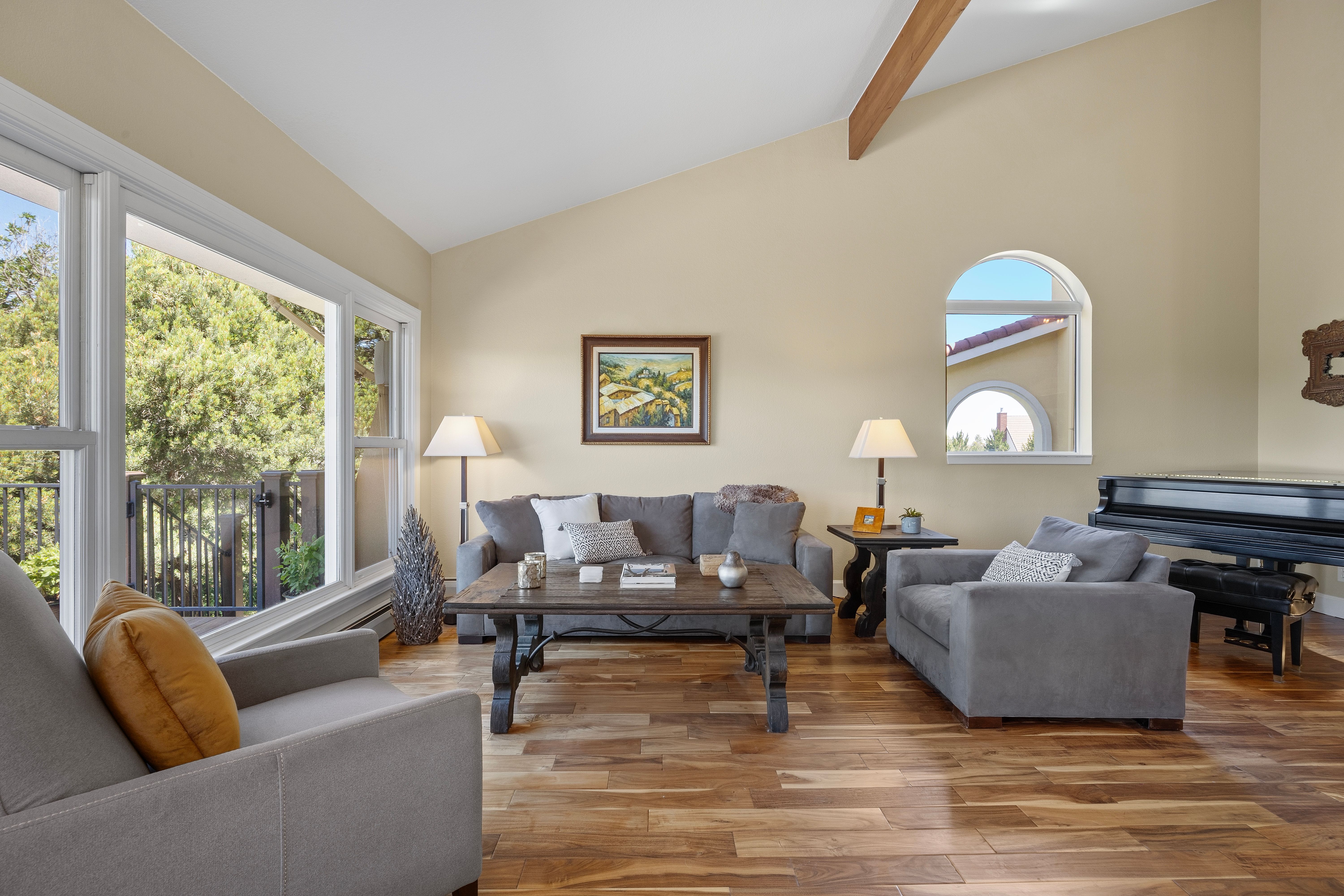  Extensively Renovated 4 Bedroom  4 Bathroom In Highly Desirable Charter Oaks - 物件實景