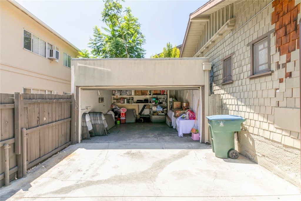 Pasadena, California, 91101, United States, 2 Bedrooms Bedrooms, ,1 BathroomBathrooms,Residential,For Sale,1938825