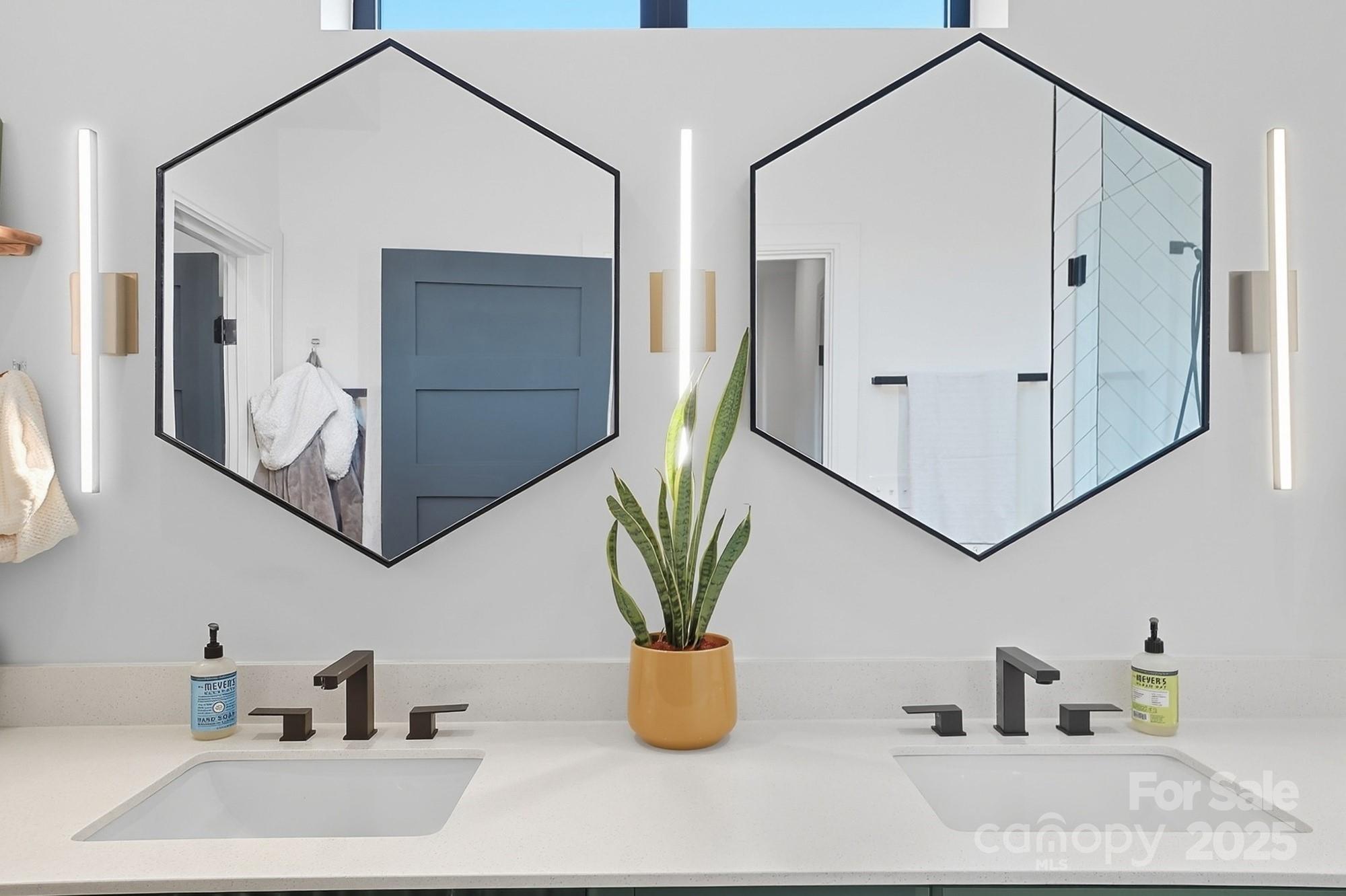 Charlotte, North Carolina, 28205, United States, 2 Bedrooms Bedrooms, ,3 BathroomsBathrooms,Residential,For Sale,1956240