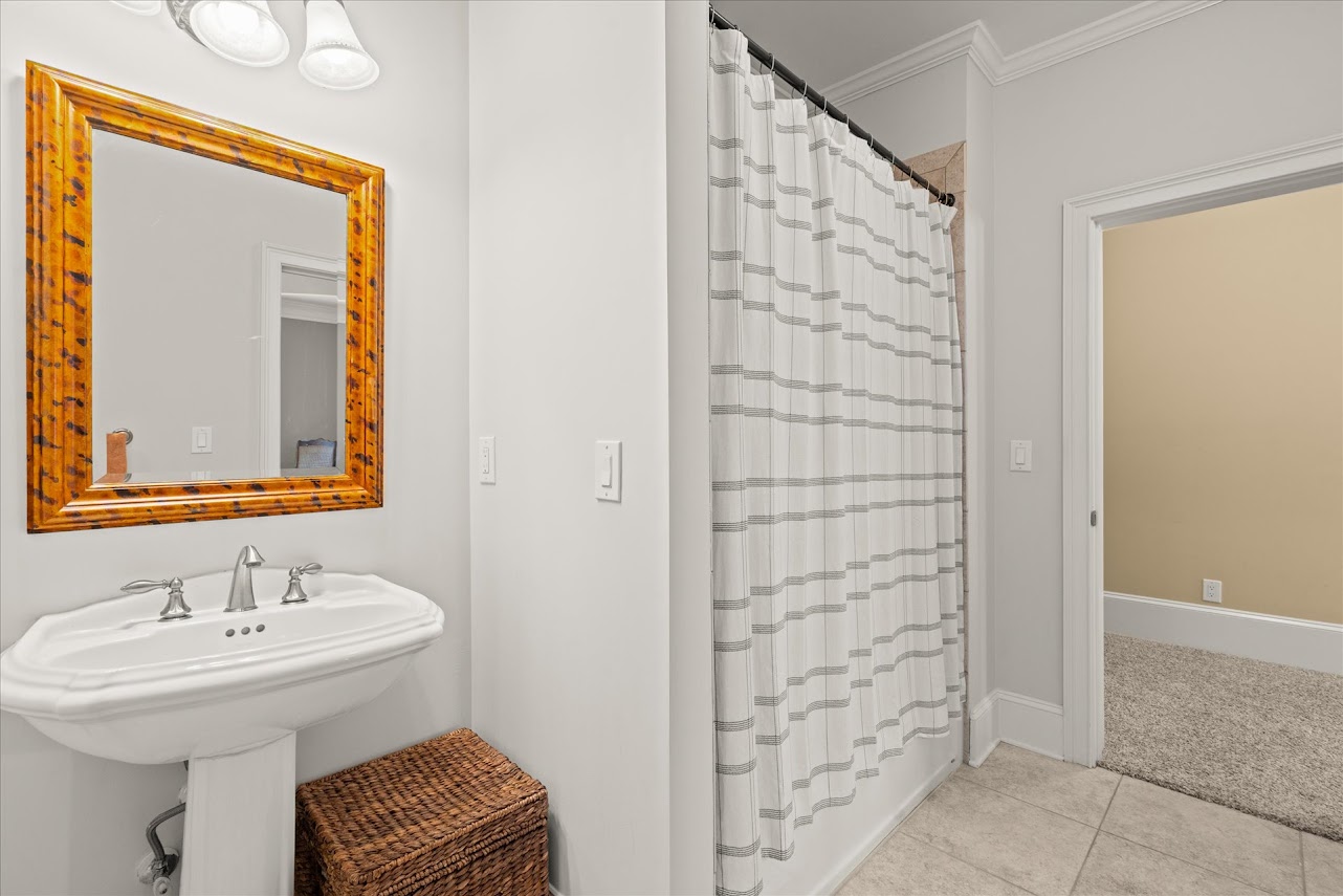 Carrollton, Georgia, 30116, United States, 6 Bedrooms Bedrooms, ,5 BathroomsBathrooms,Residential,For Sale,1893657