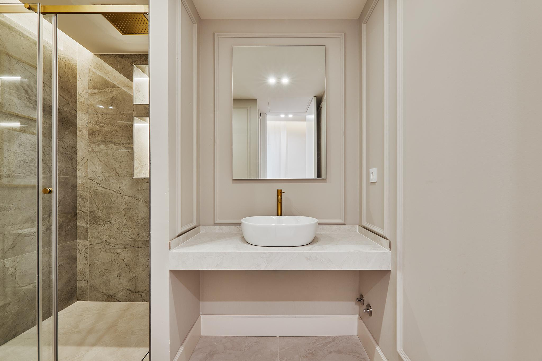  Elegant Renovated 5 Bedroom Apartment in Chamberí, Madrid - 物件實景