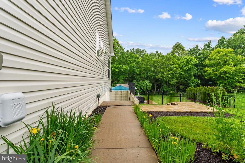 Warrenton, Virginia, 20187, United States, 4 Bedrooms Bedrooms, ,4 BathroomsBathrooms,Residential,For Sale,2048905