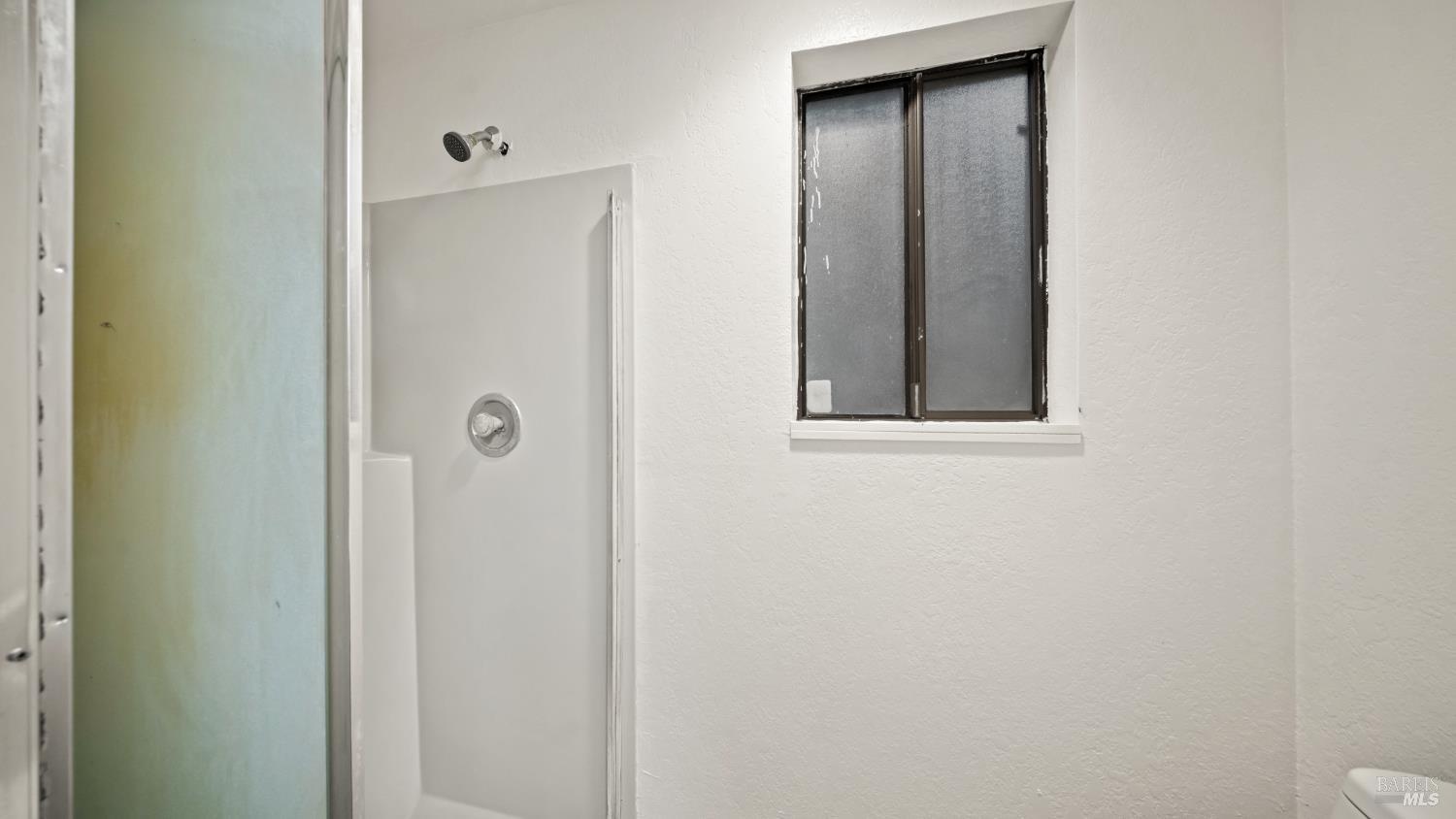 Sebastopol, California, 95472, United States, 3 Bedrooms Bedrooms, ,2 BathroomsBathrooms,Residential,For Sale,1997053