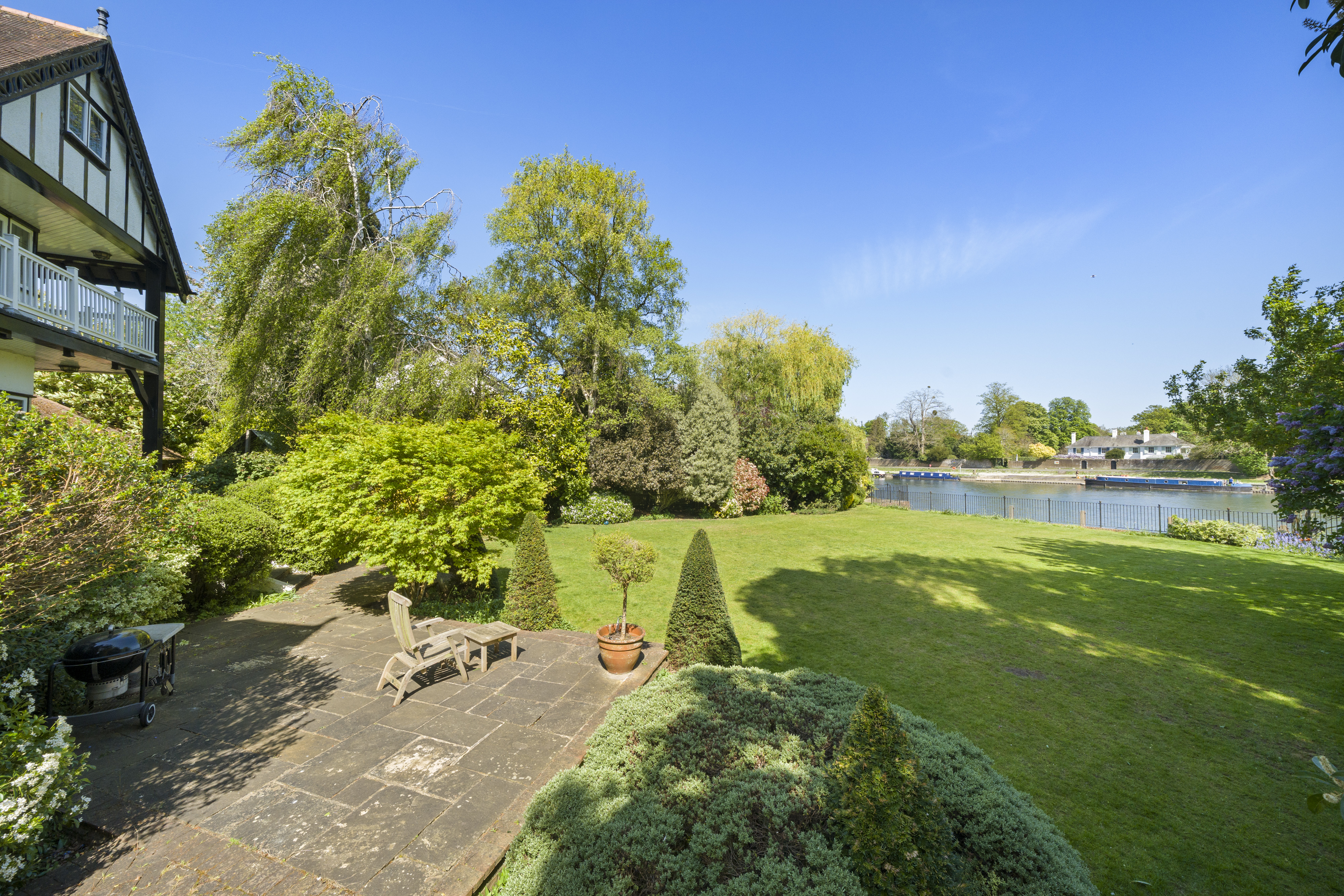  Little Fishery House, a Substantial Edwardian Riverside Residence with Private M - 物件實景