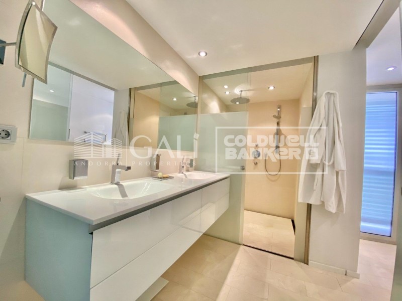 Andorra la Vella, Andorra, AD, 3 Bedrooms Bedrooms, ,2 BathroomsBathrooms,Residential,For Sale,1617268
