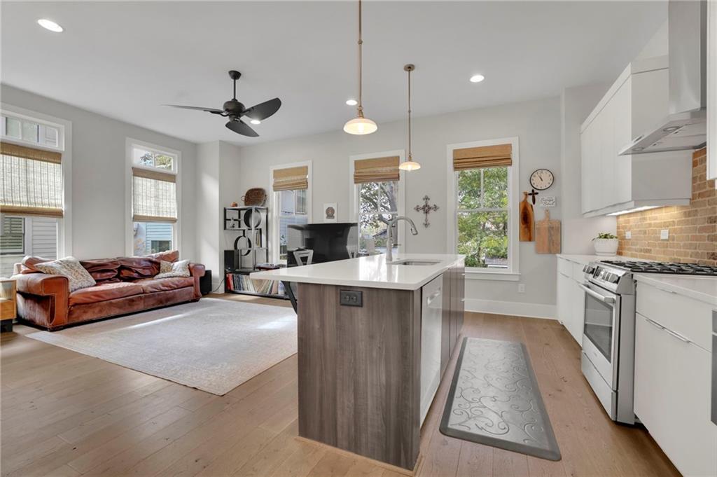 Atlanta, Georgia, 30316, United States, 2 Bedrooms Bedrooms, ,4 BathroomsBathrooms,Residential,For Sale,2007834