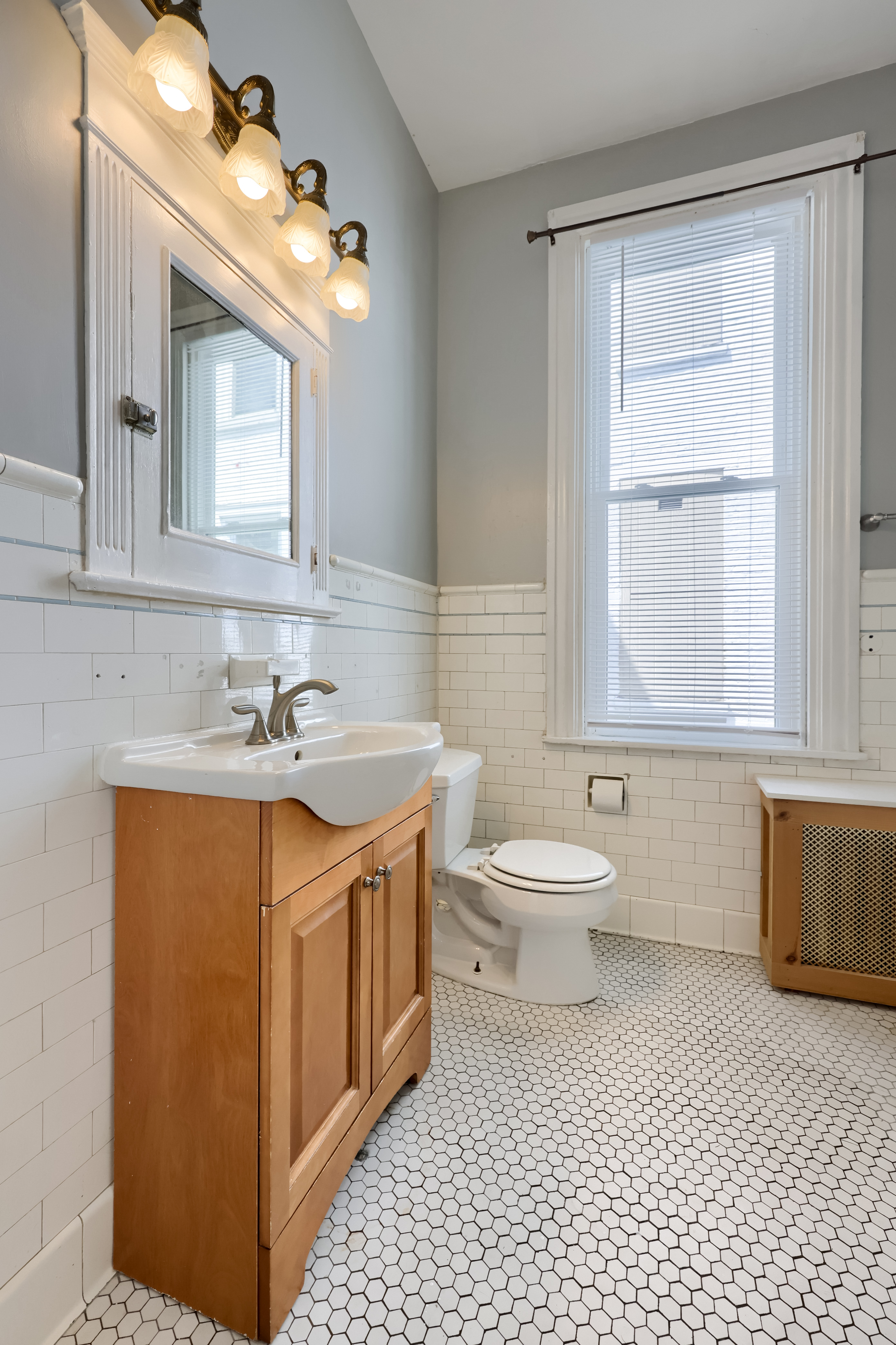  205 E King St - 物件實景