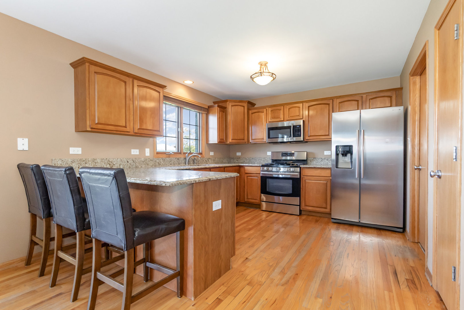 New Lenox, Illinois, 60451, United States, 4 Bedrooms Bedrooms, ,4 BathroomsBathrooms,Residential,For Sale,1983658