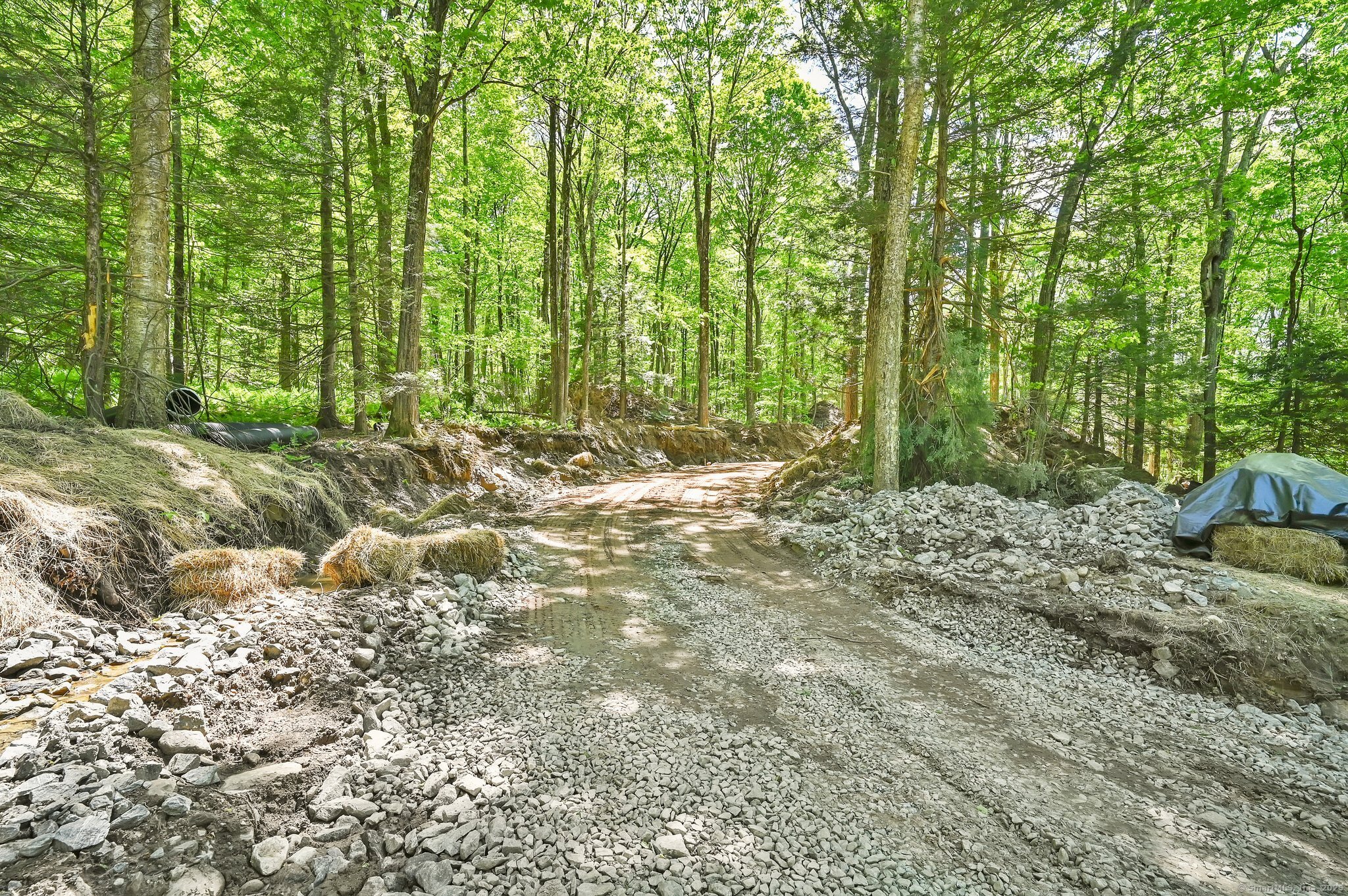 Barkhamsted, Connecticut, 06063, United States, 3 Bedrooms Bedrooms, ,2 BathroomsBathrooms,Residential,For Sale,1968616