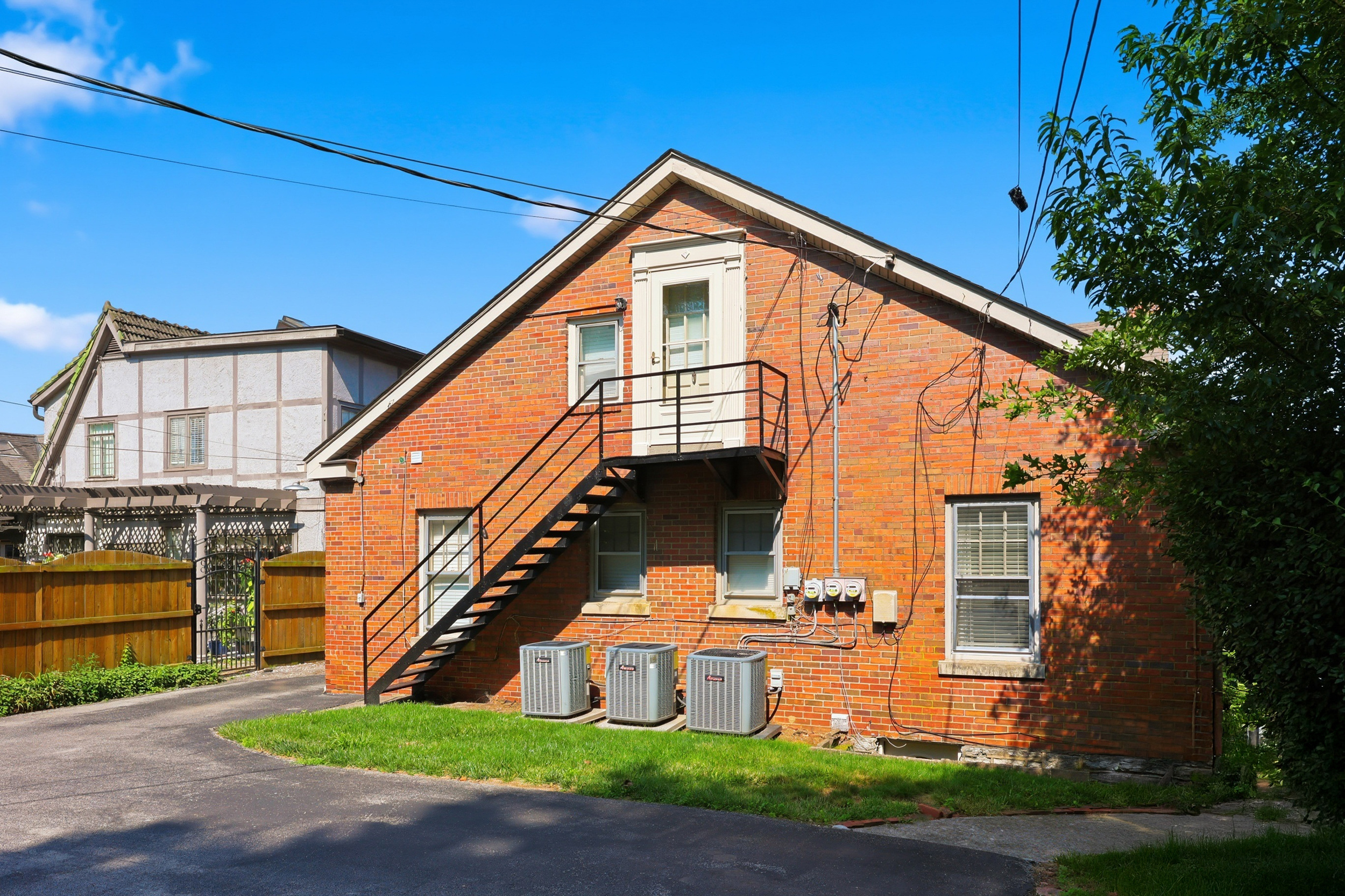  304-306 Ridgeway Road - 物件實景